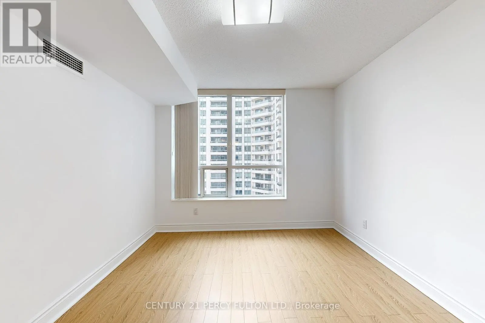 1008 - 5 NORTHTOWN WAY