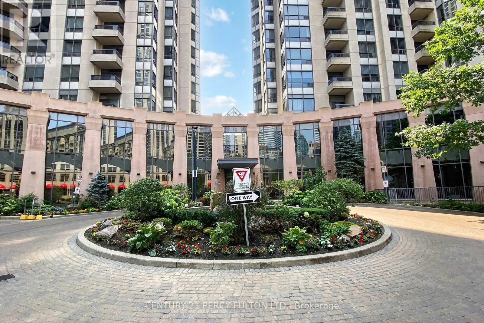 1008 - 5 NORTHTOWN WAY