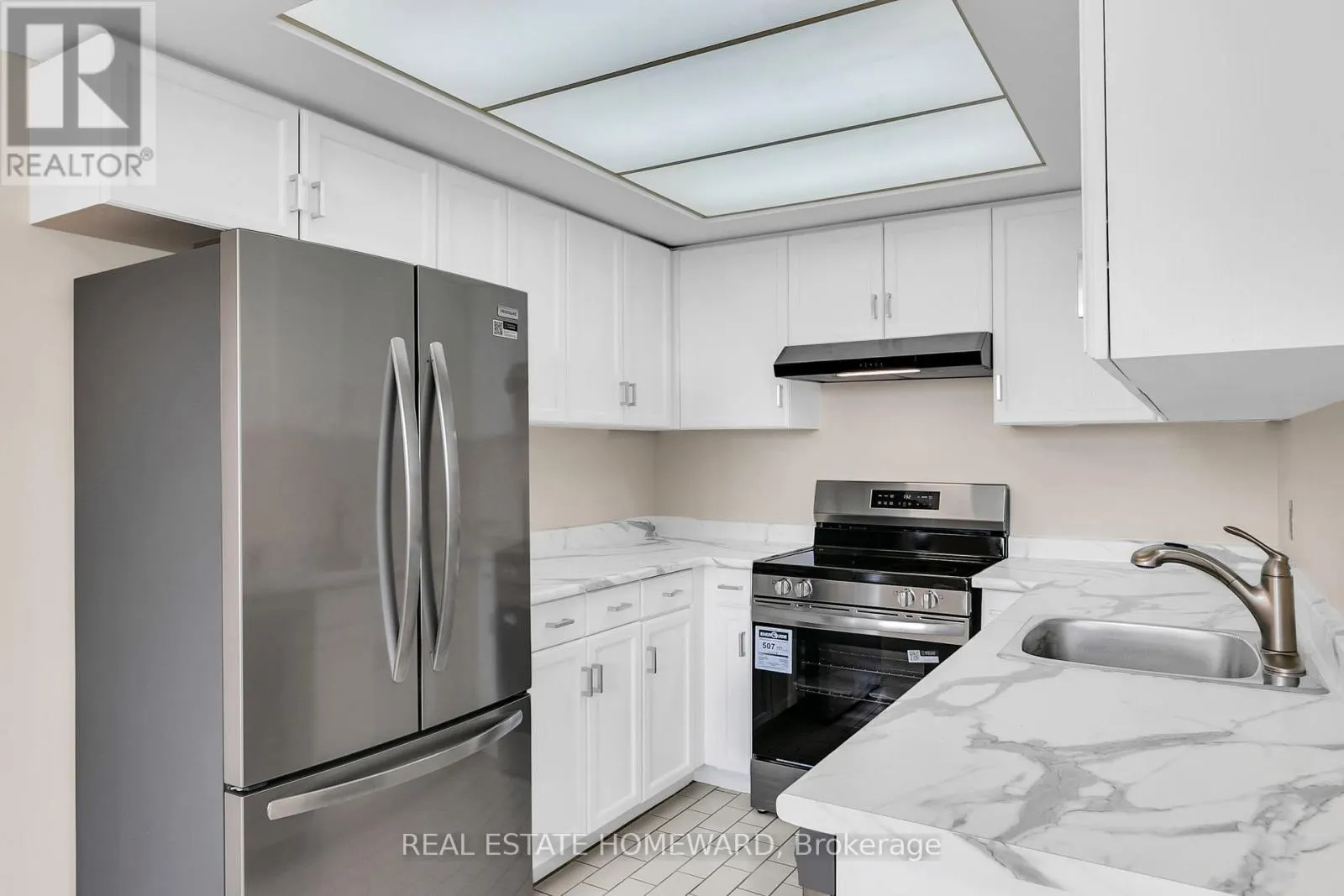 1006 - 215 WYNFORD DRIVE NE