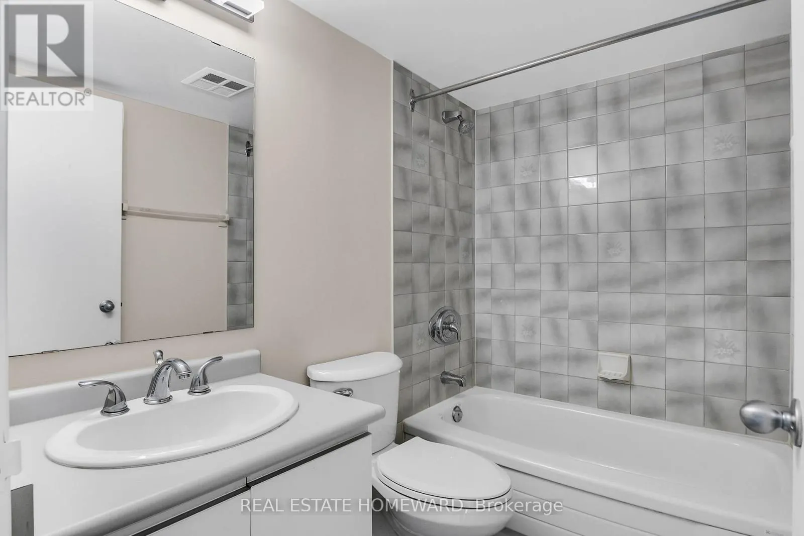 1006 - 215 WYNFORD DRIVE NE