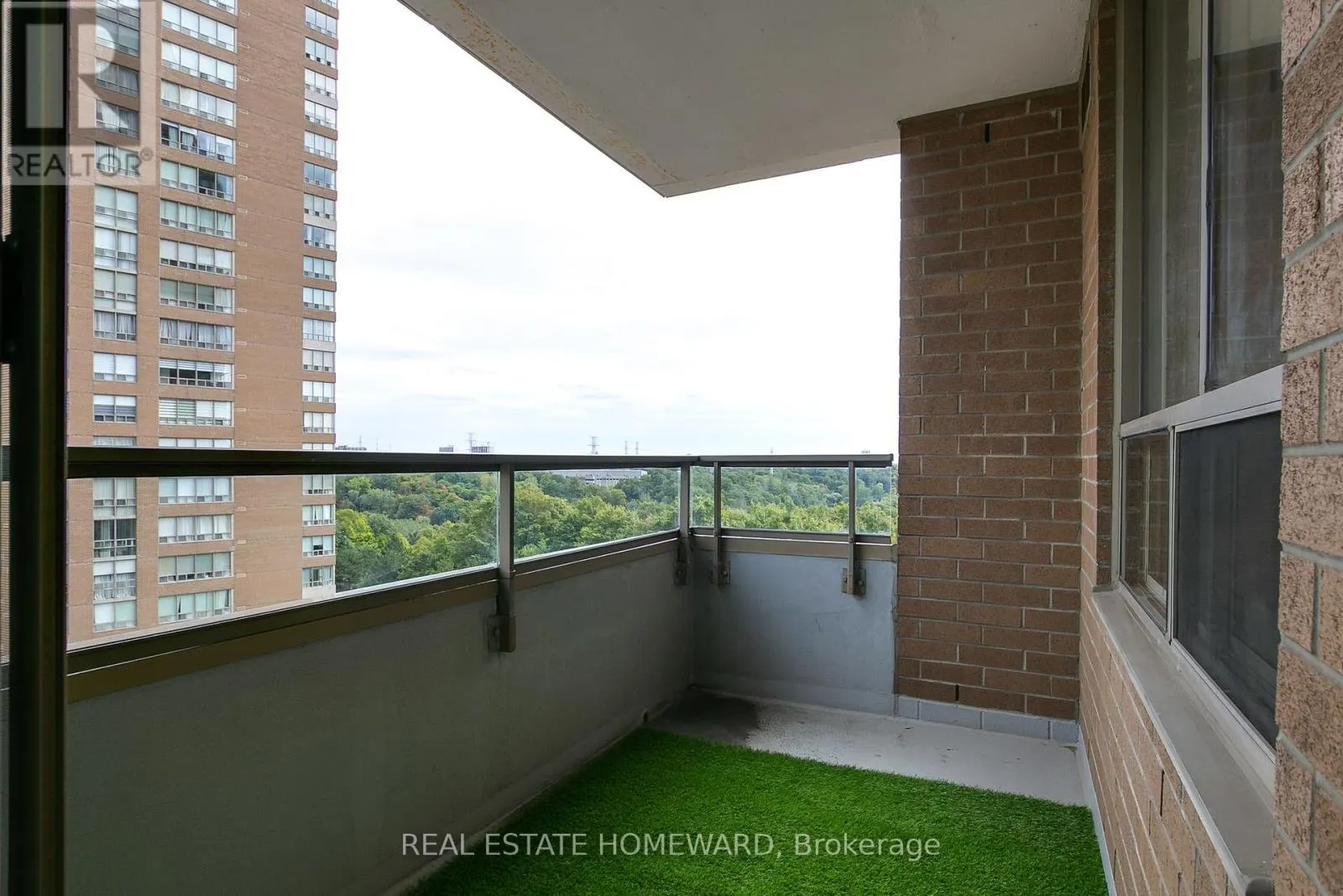 1006 - 215 WYNFORD DRIVE NE