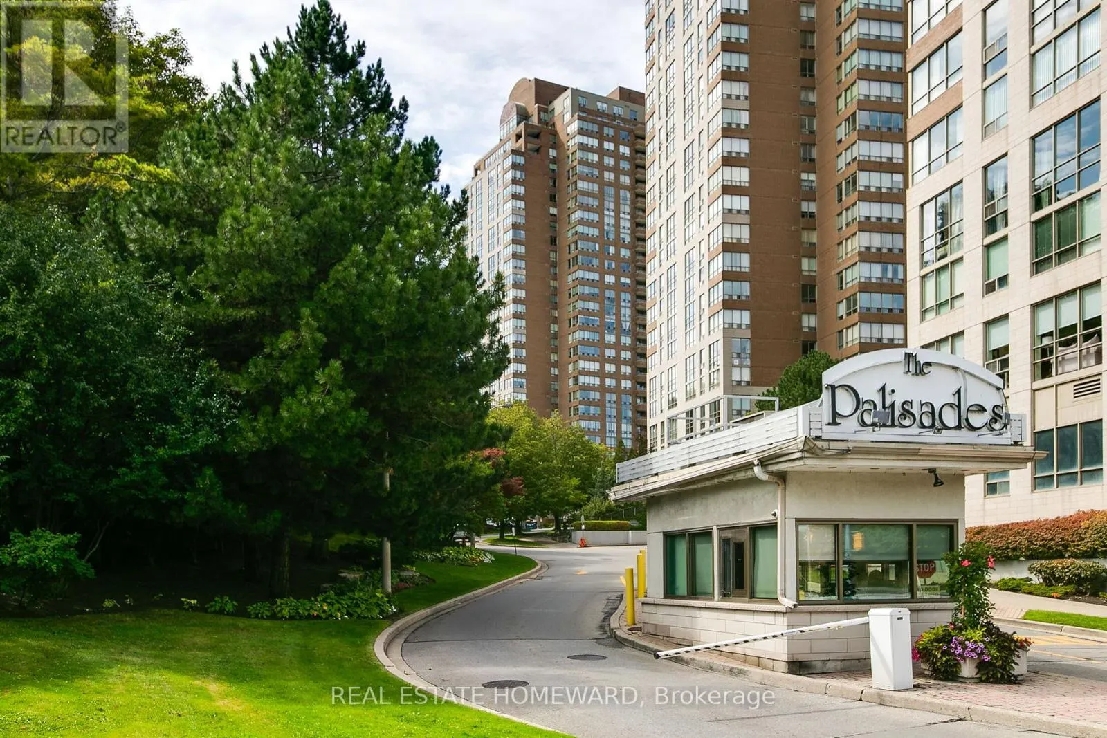 1006 - 215 WYNFORD DRIVE NE