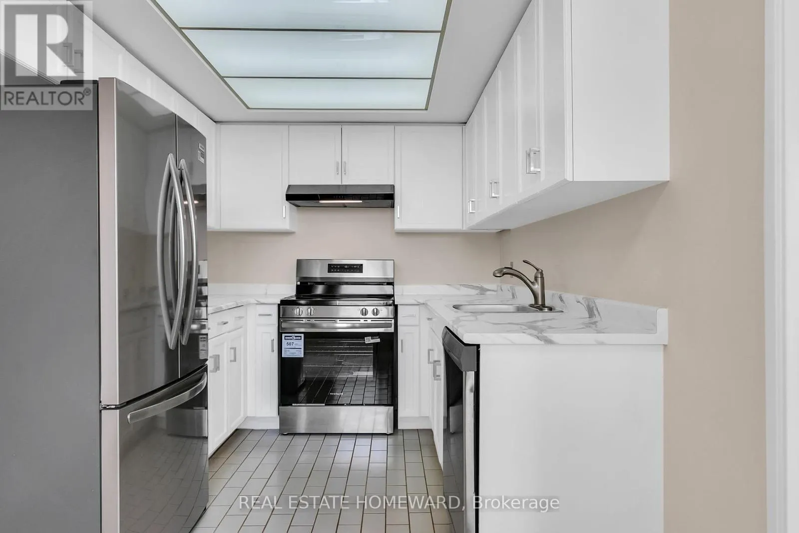 1006 - 215 WYNFORD DRIVE NE