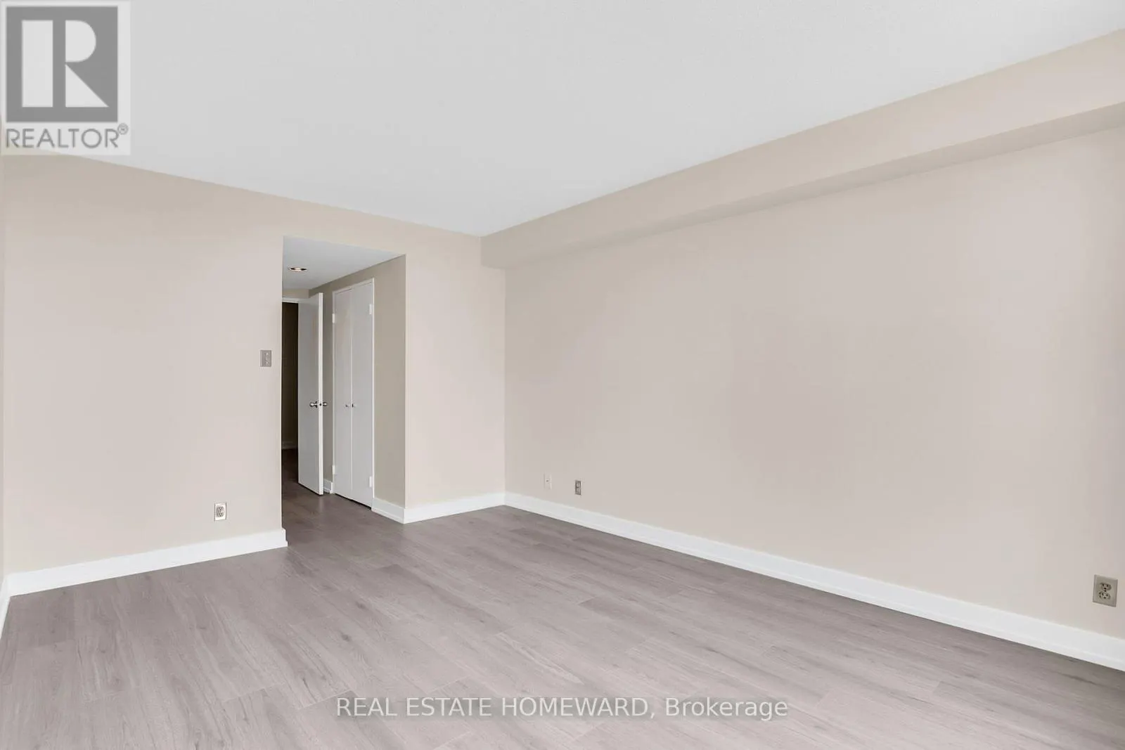 1006 - 215 WYNFORD DRIVE NE