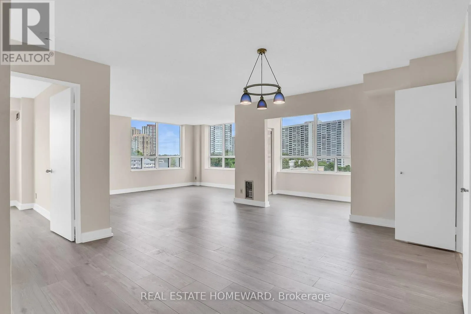 1006 - 215 WYNFORD DRIVE NE