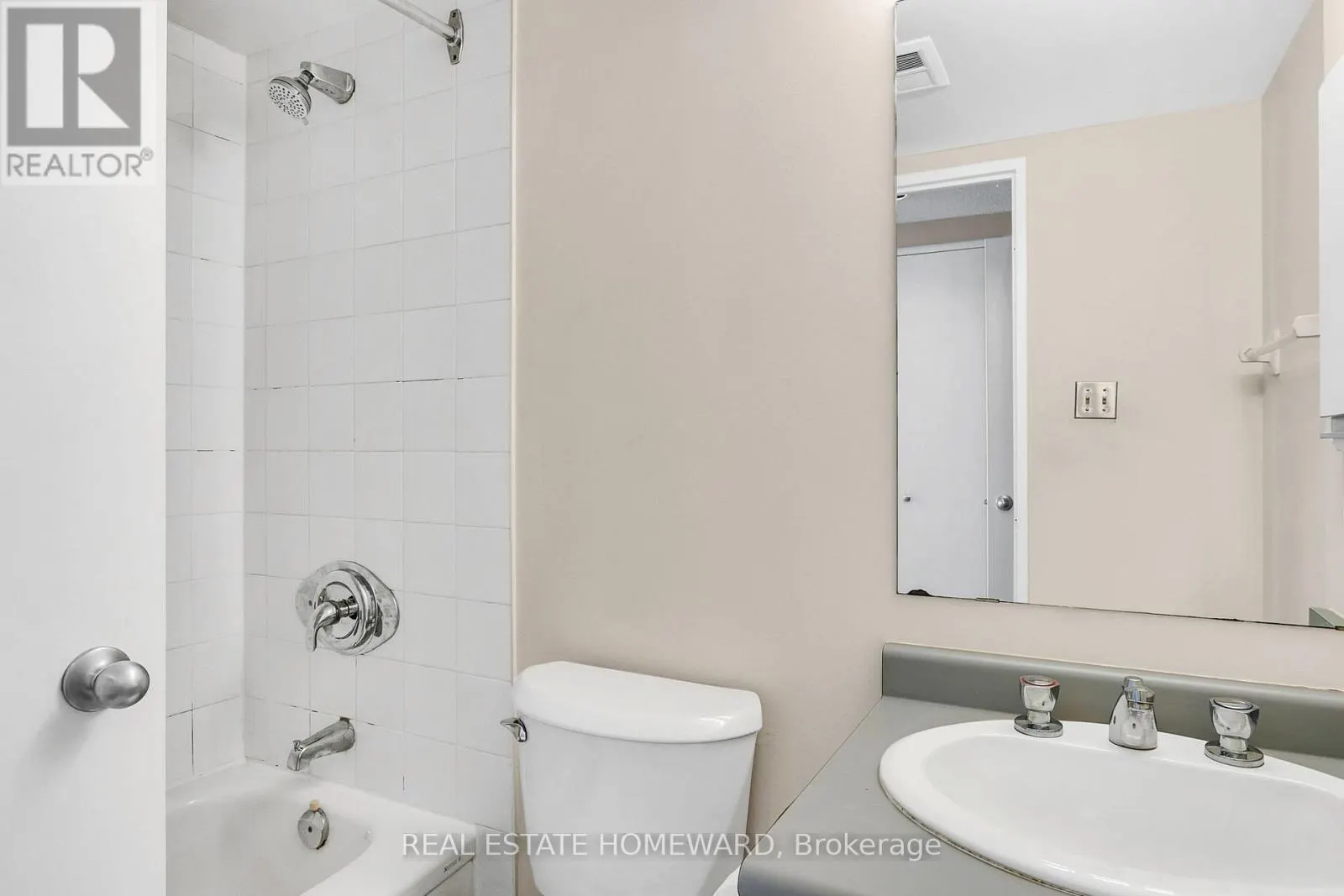 1006 - 215 WYNFORD DRIVE NE