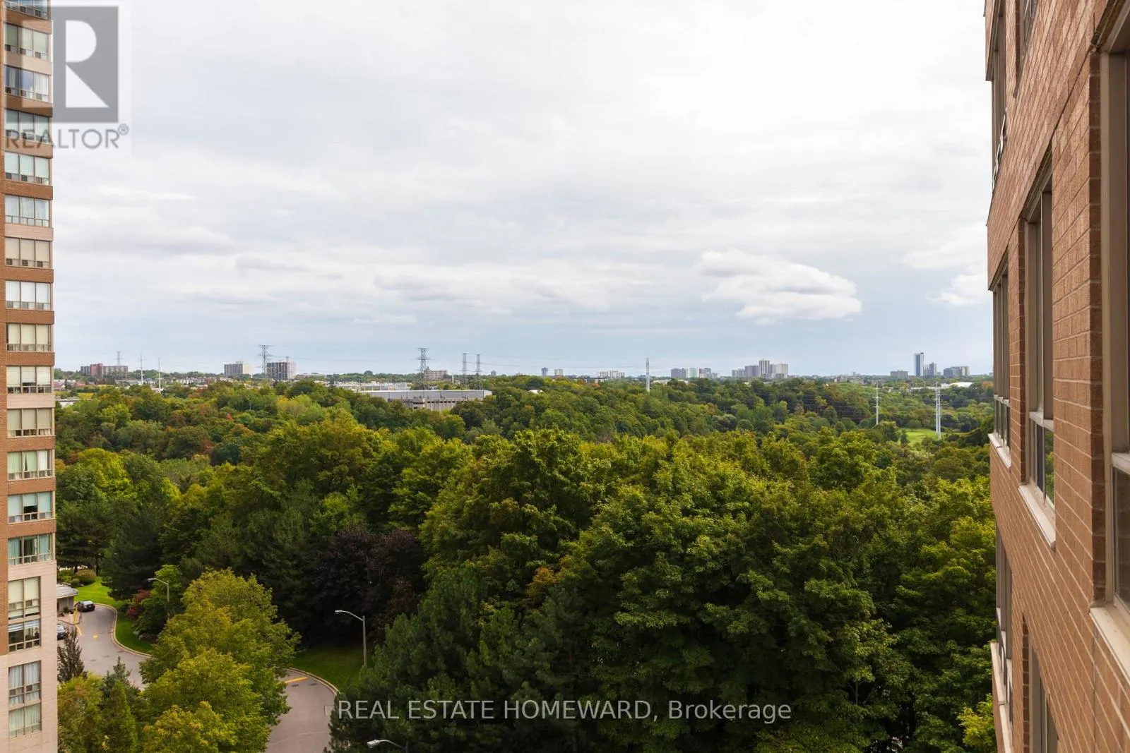 1006 - 215 WYNFORD DRIVE NE