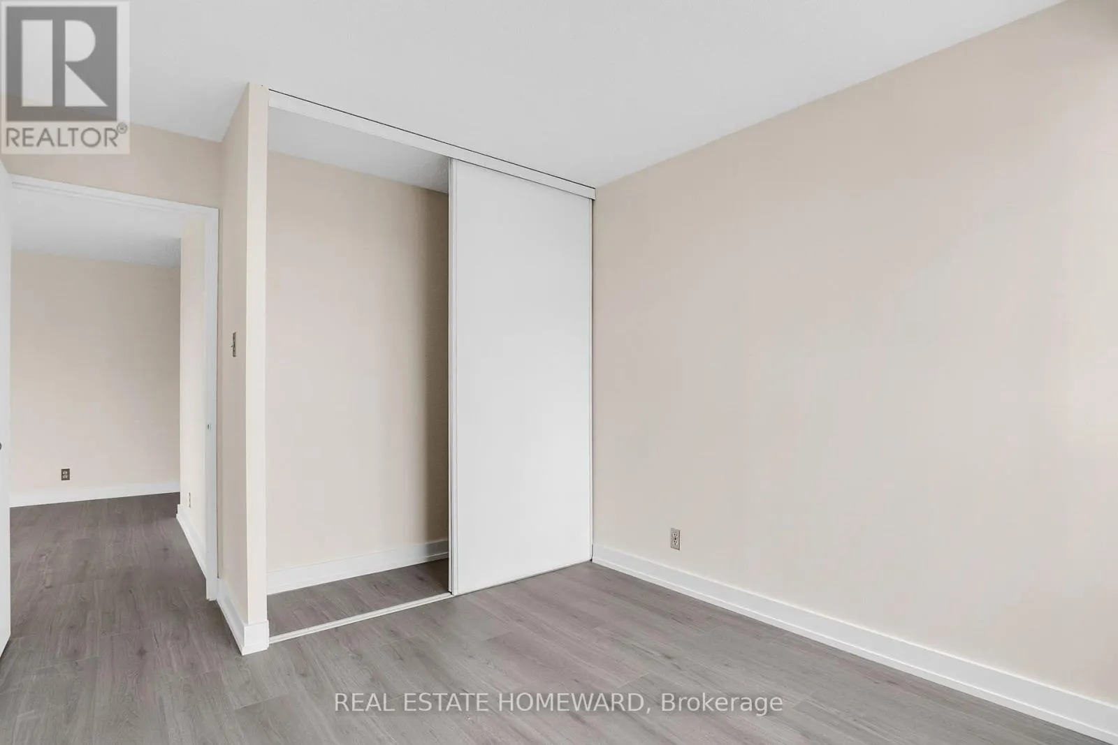 1006 - 215 WYNFORD DRIVE NE