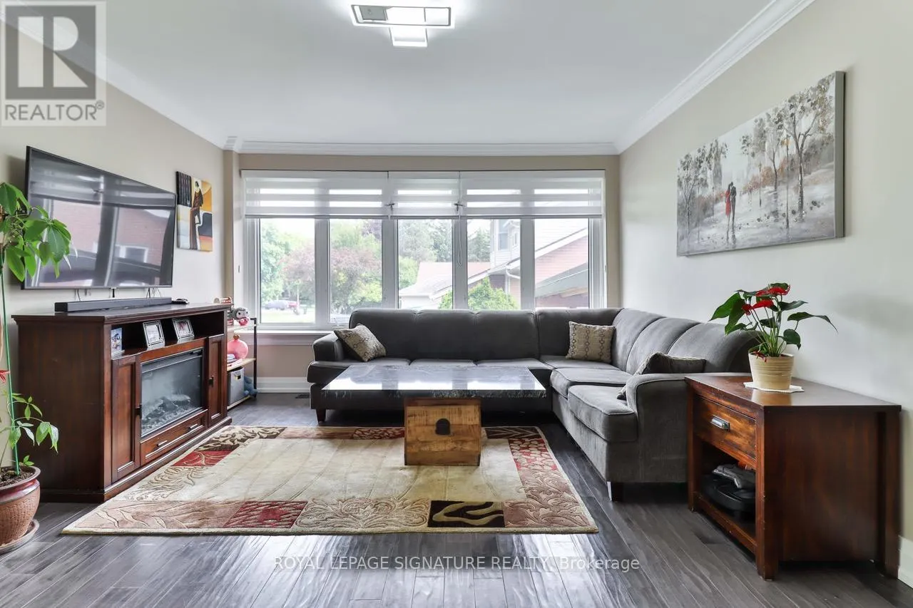 76 BERKINSHAW CRESCENT