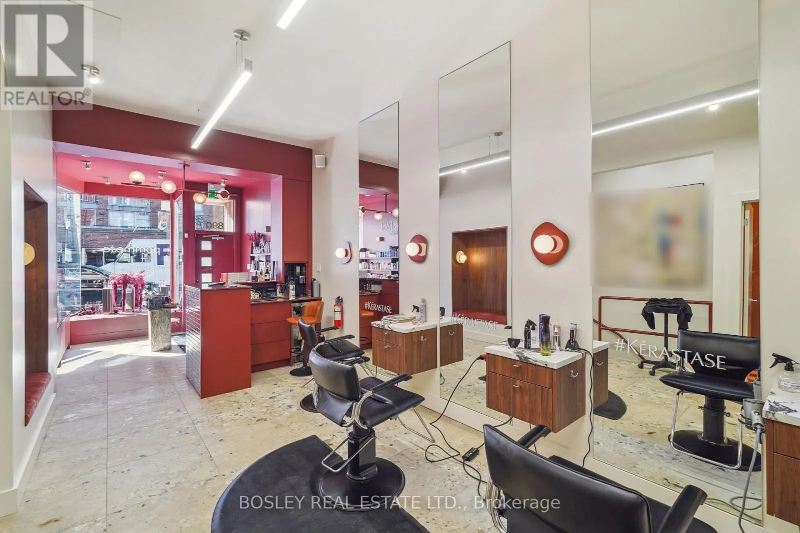 890 QUEEN STREET W