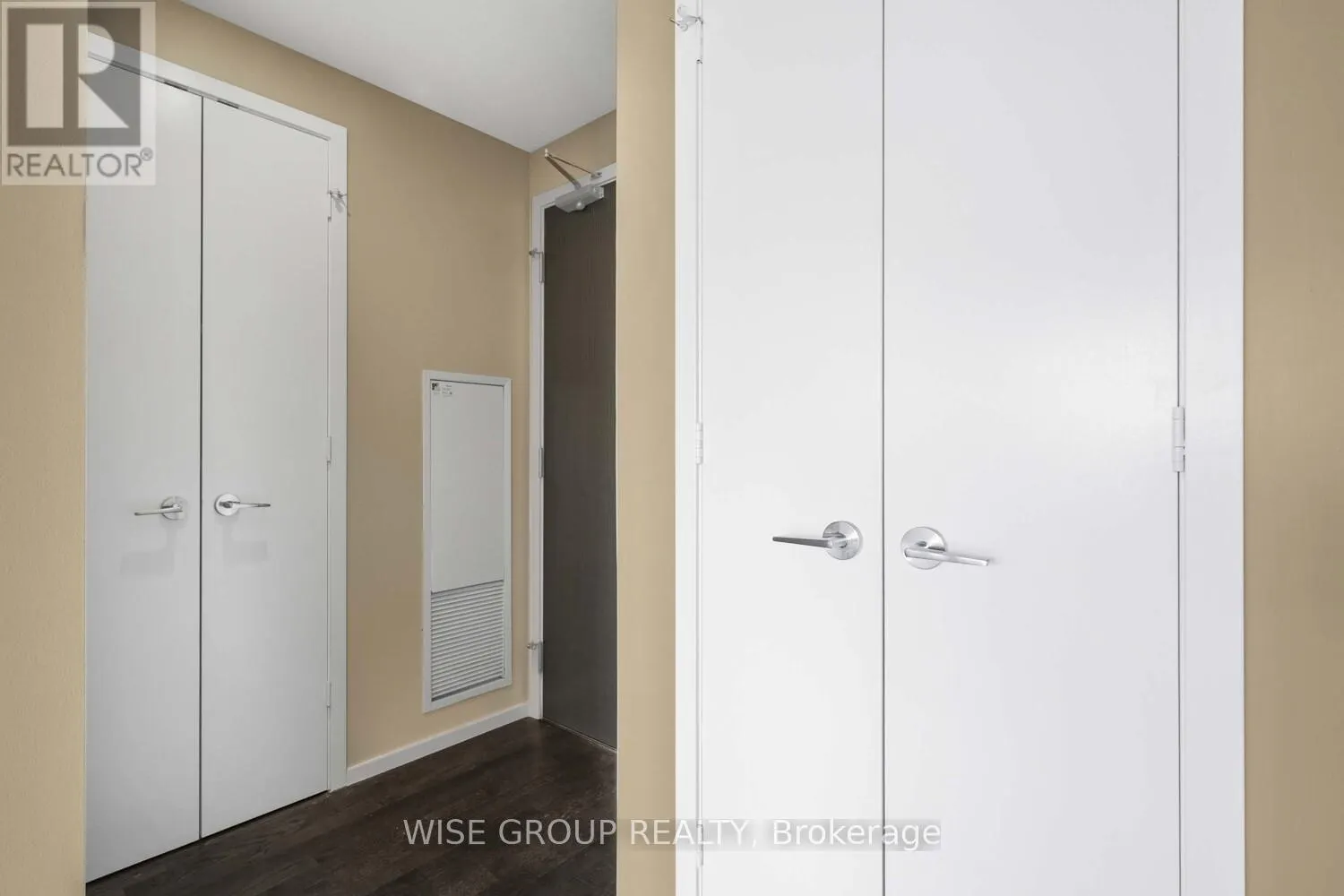 3202 - 101 CHARLES STREET E
