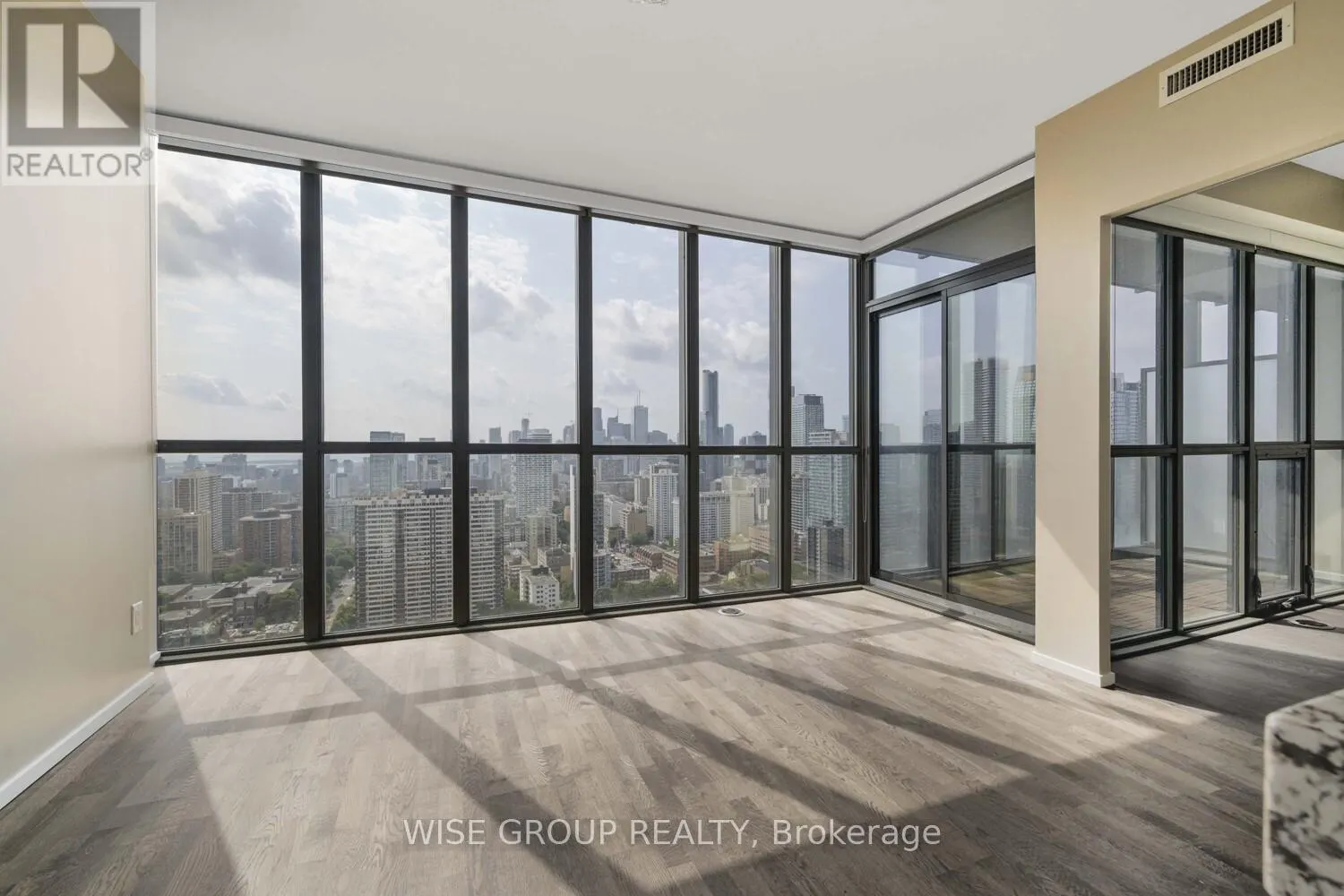 3202 - 101 CHARLES STREET E