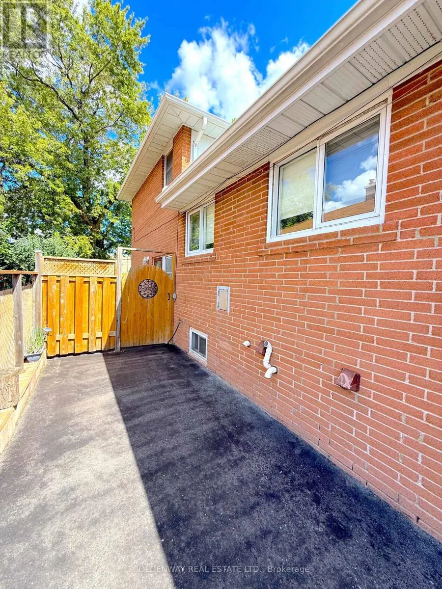 68 FORTROSE CRESCENT