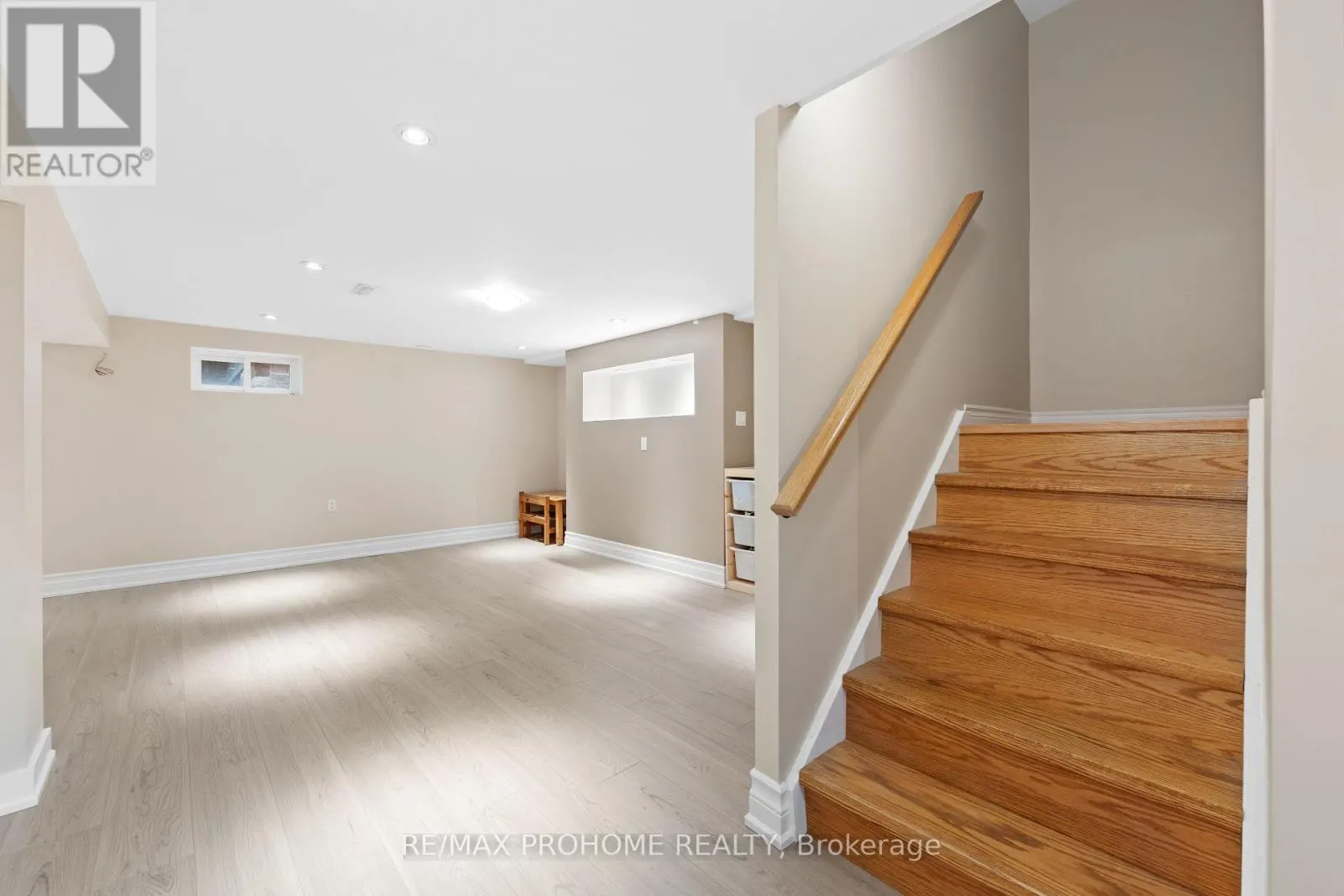 39 ADDISON CRESCENT