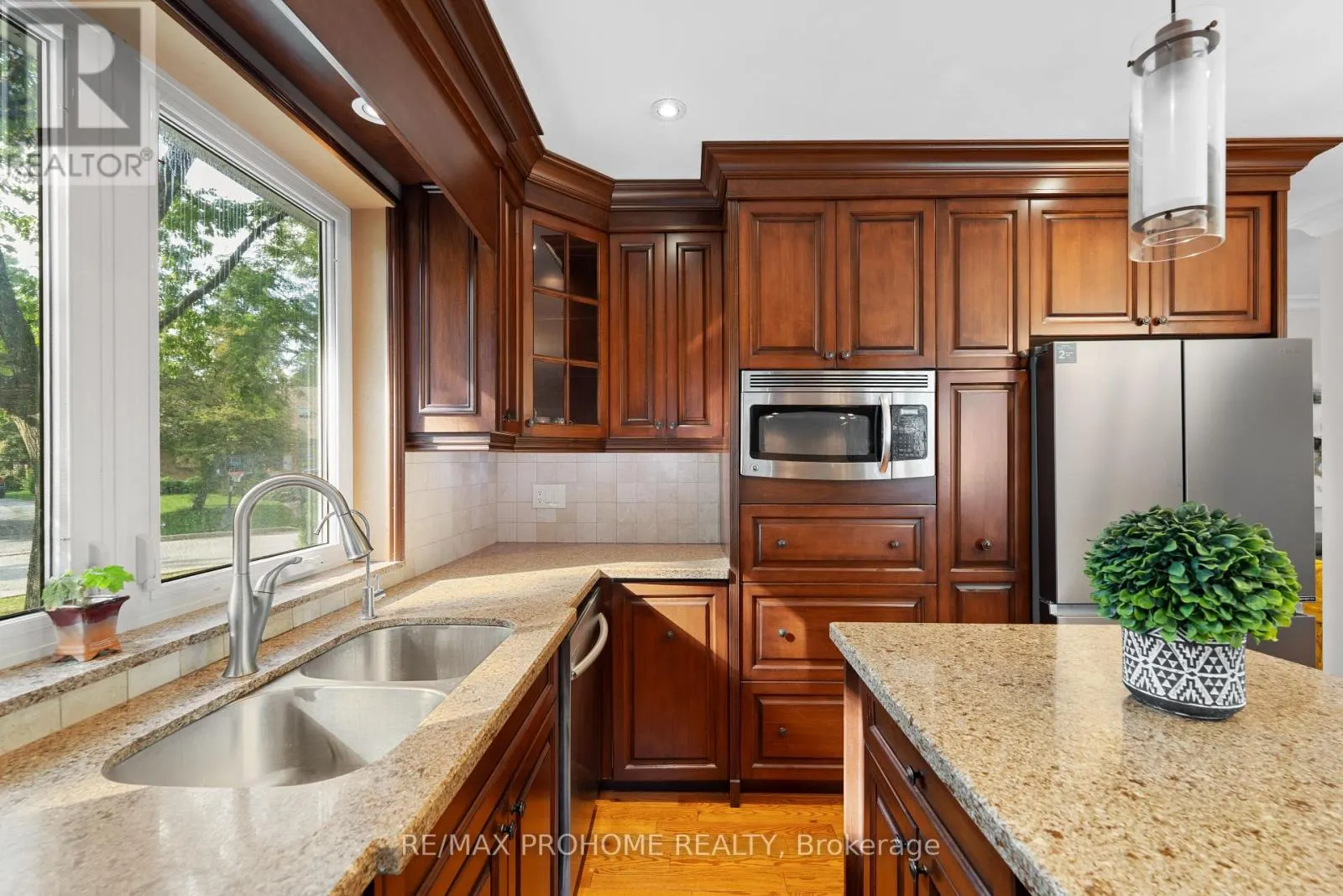 39 ADDISON CRESCENT
