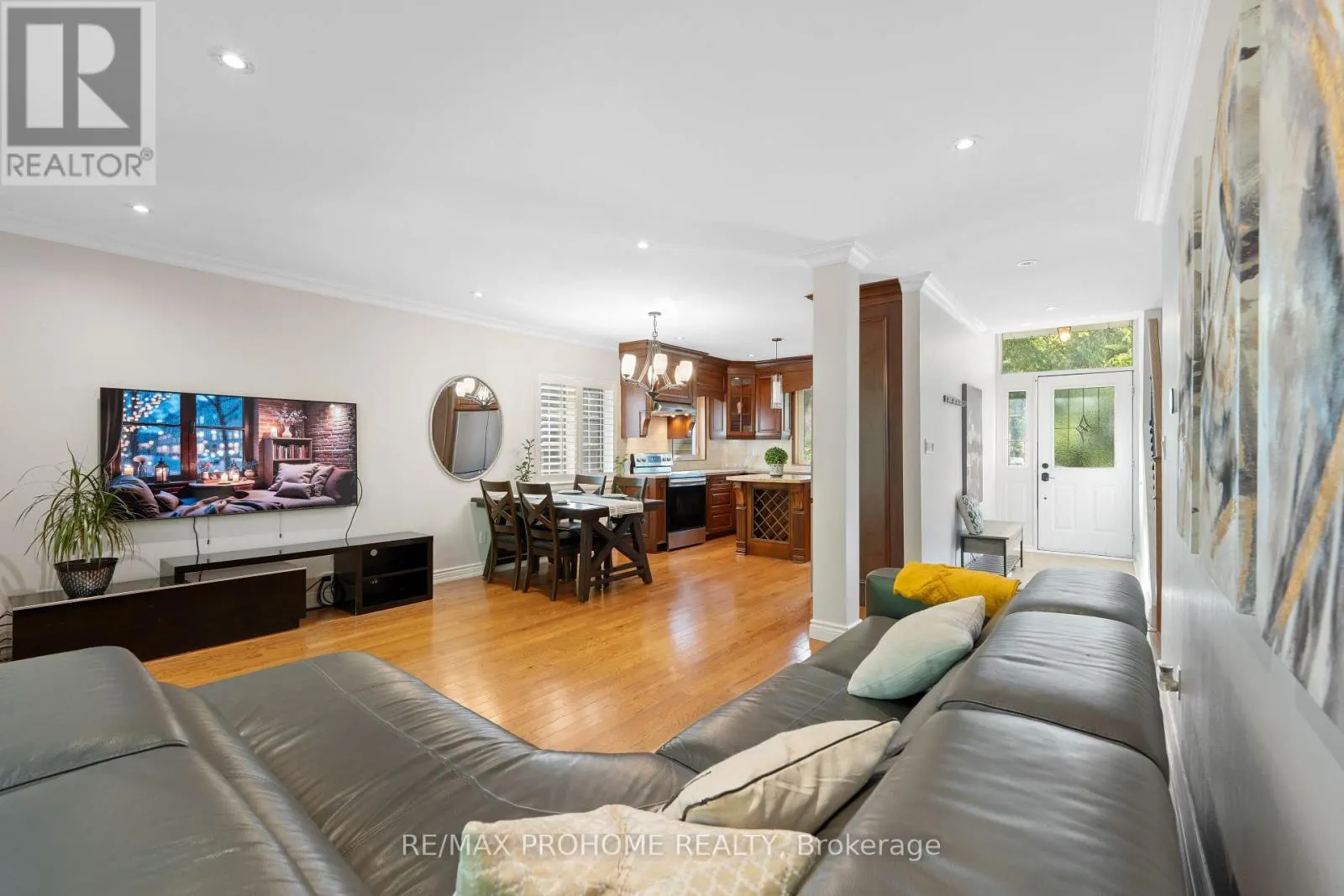 39 ADDISON CRESCENT
