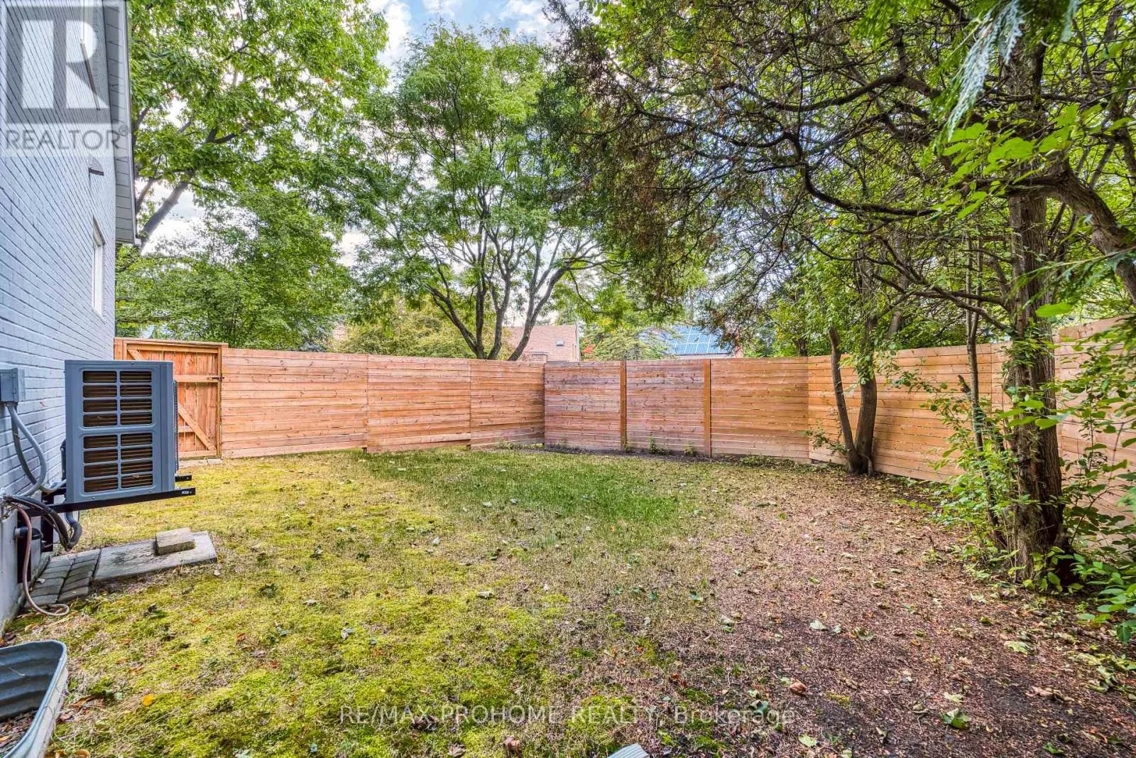 39 ADDISON CRESCENT