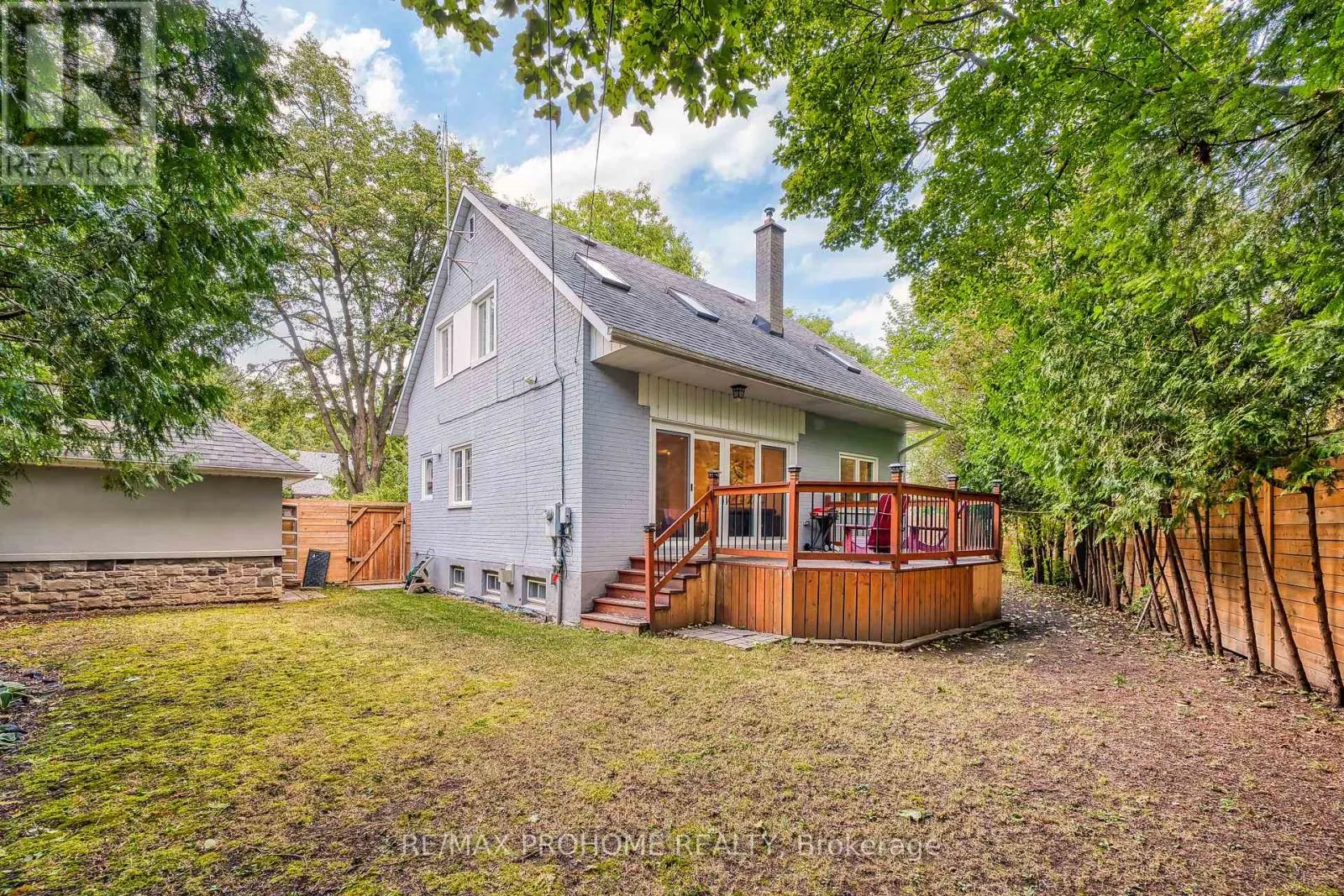 39 ADDISON CRESCENT