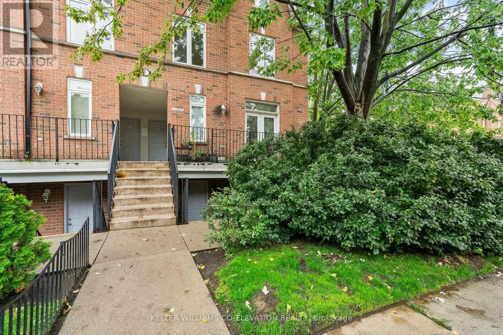 1102 - 11 SHANK STREET