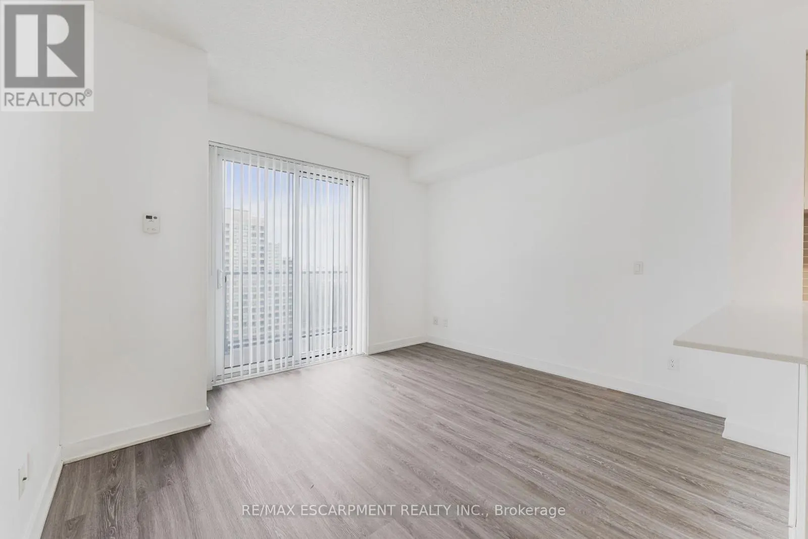 1006 - 5180 YONGE STREET