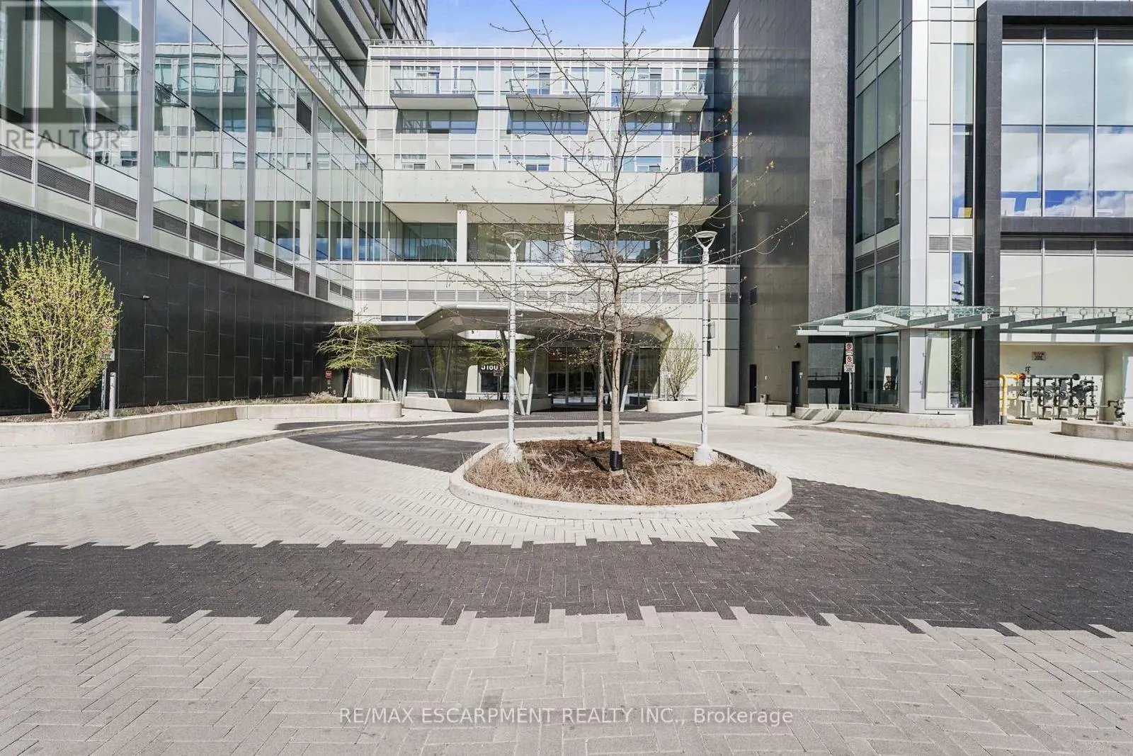 1006 - 5180 YONGE STREET
