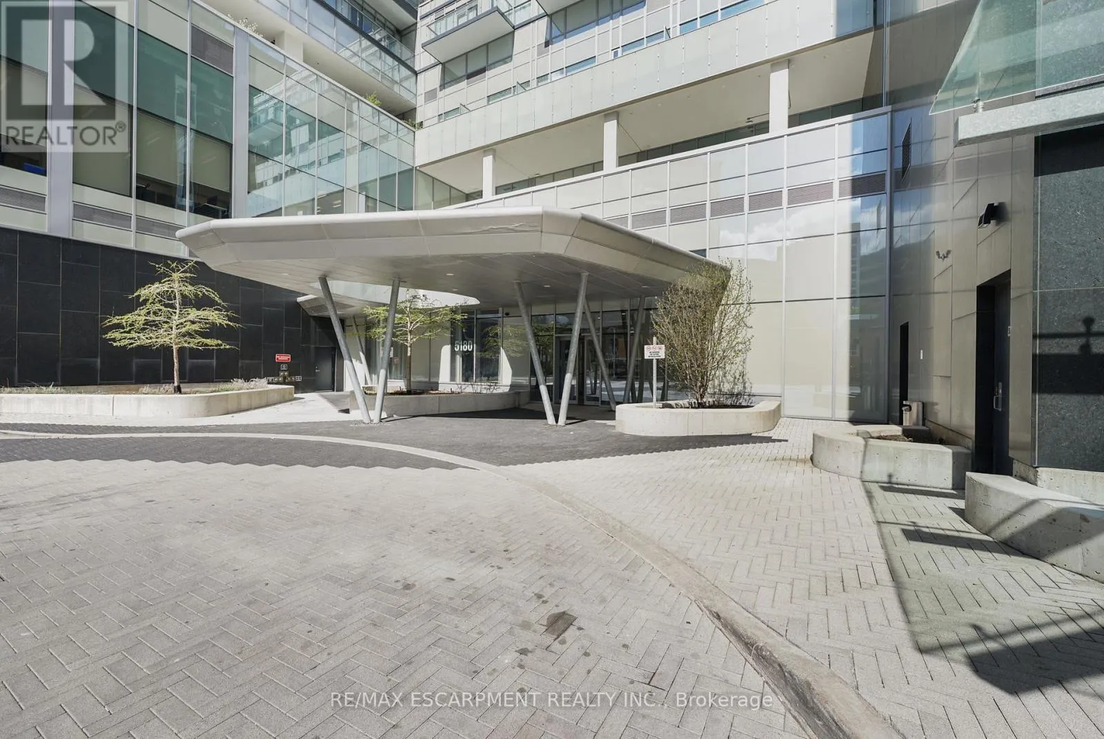 1006 - 5180 YONGE STREET