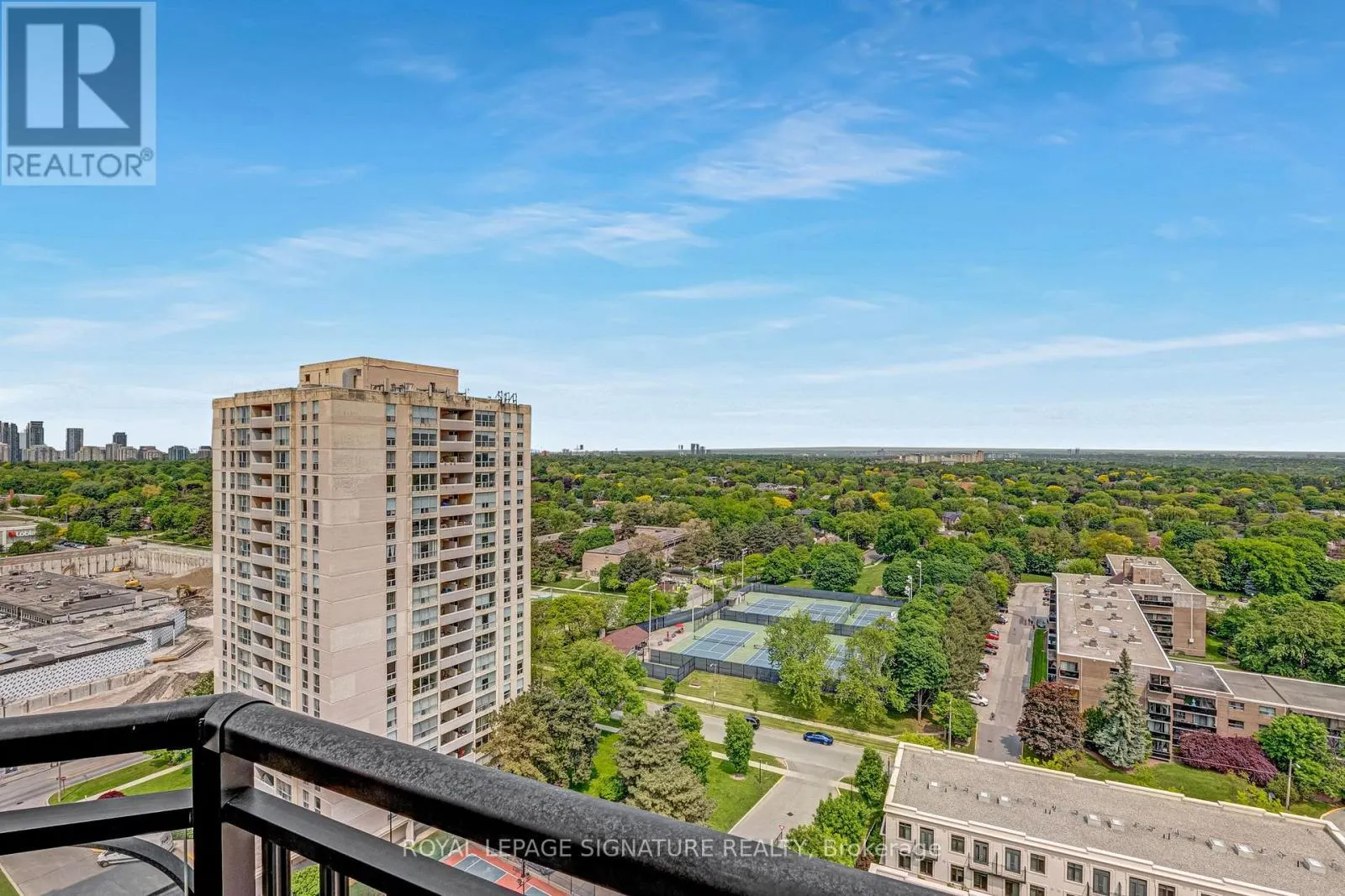 1704 - 662 SHEPPARD AVENUE E