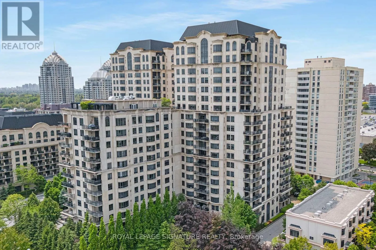 1704 - 662 SHEPPARD AVENUE E
