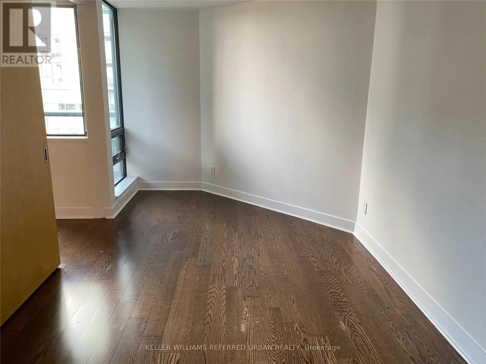 1401 - 438 KING STREET W