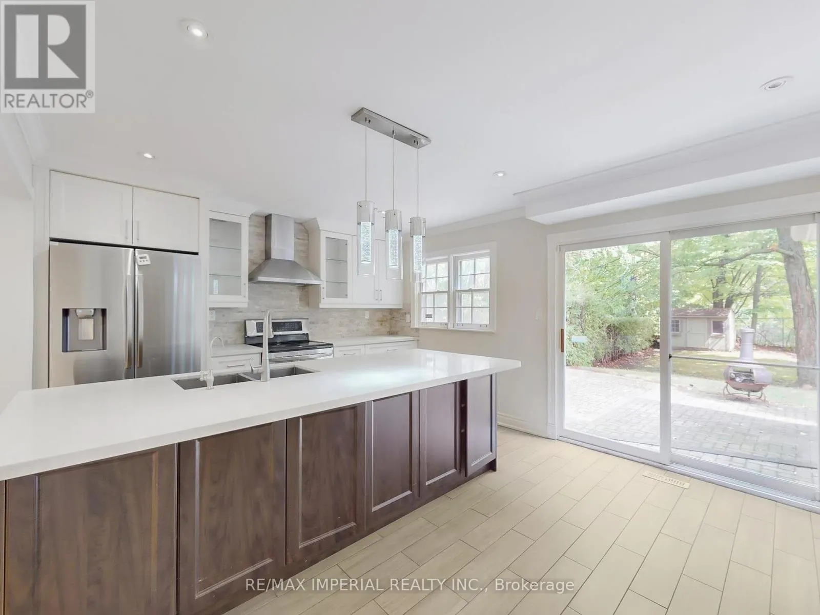 5 CREEKSIDE ROAD