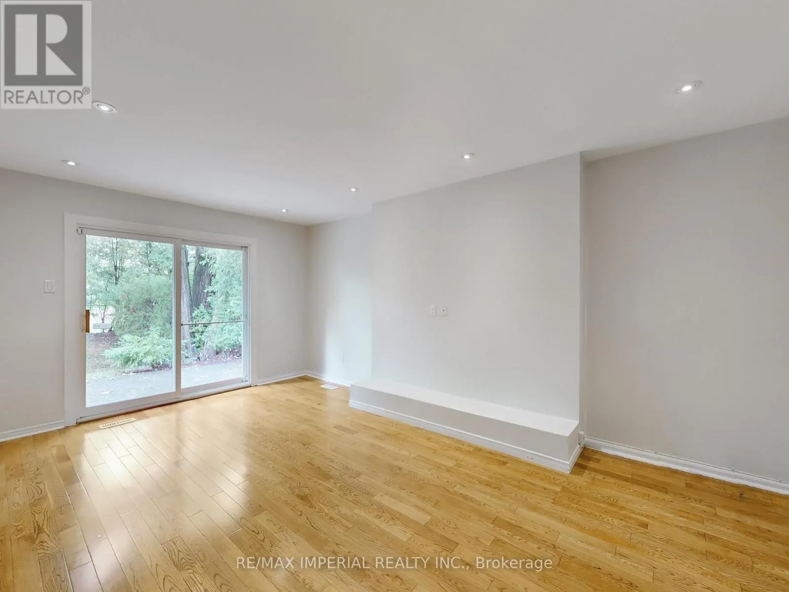 5 CREEKSIDE ROAD