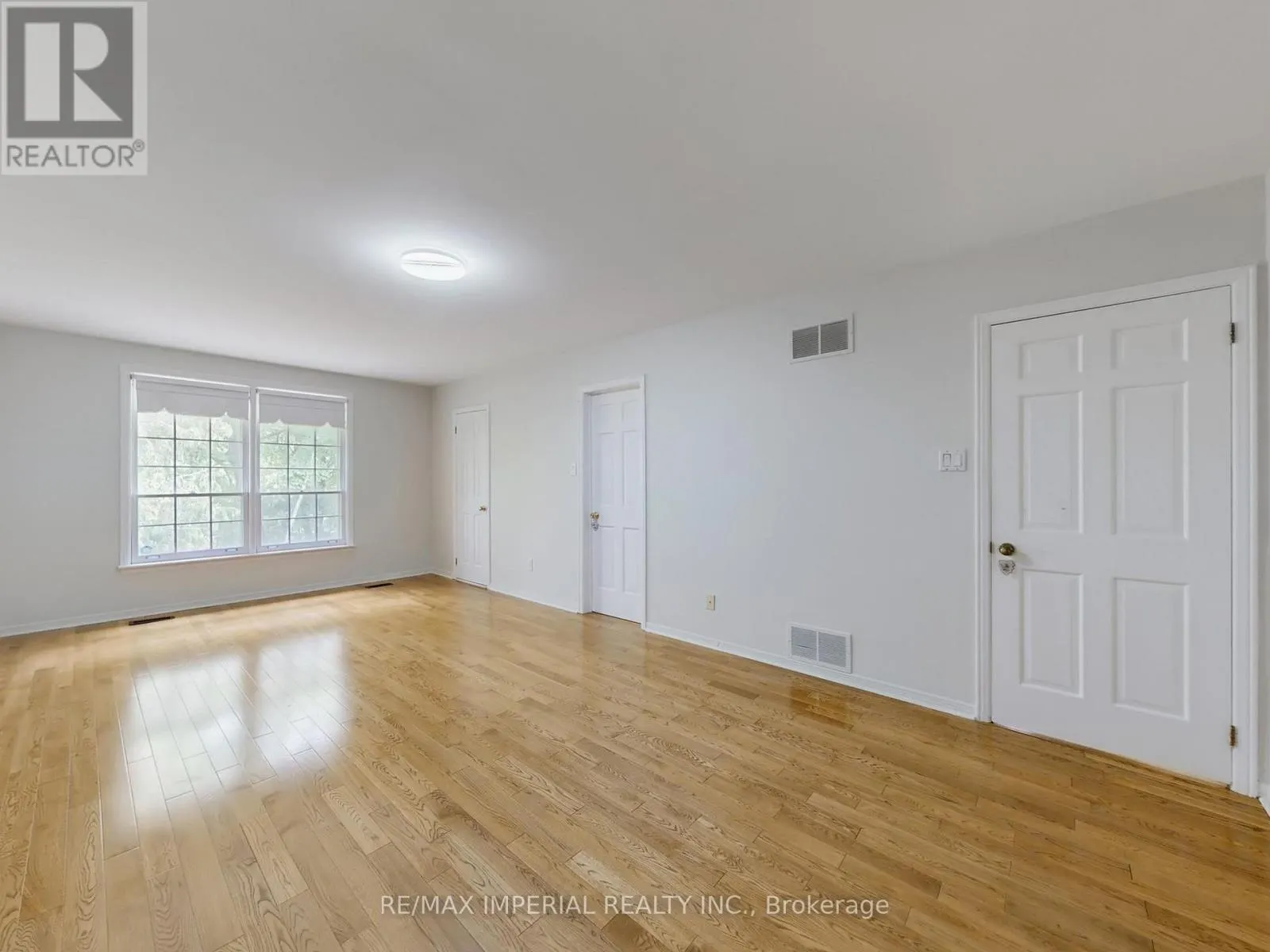 5 CREEKSIDE ROAD