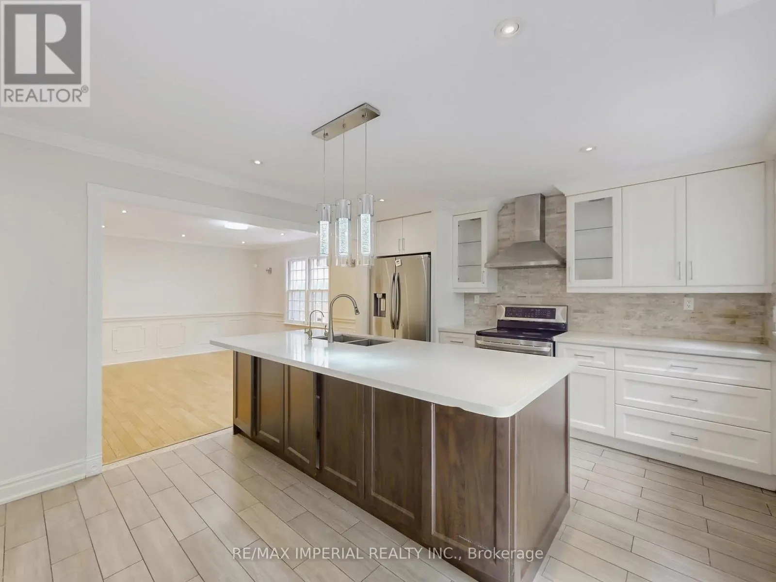 5 CREEKSIDE ROAD