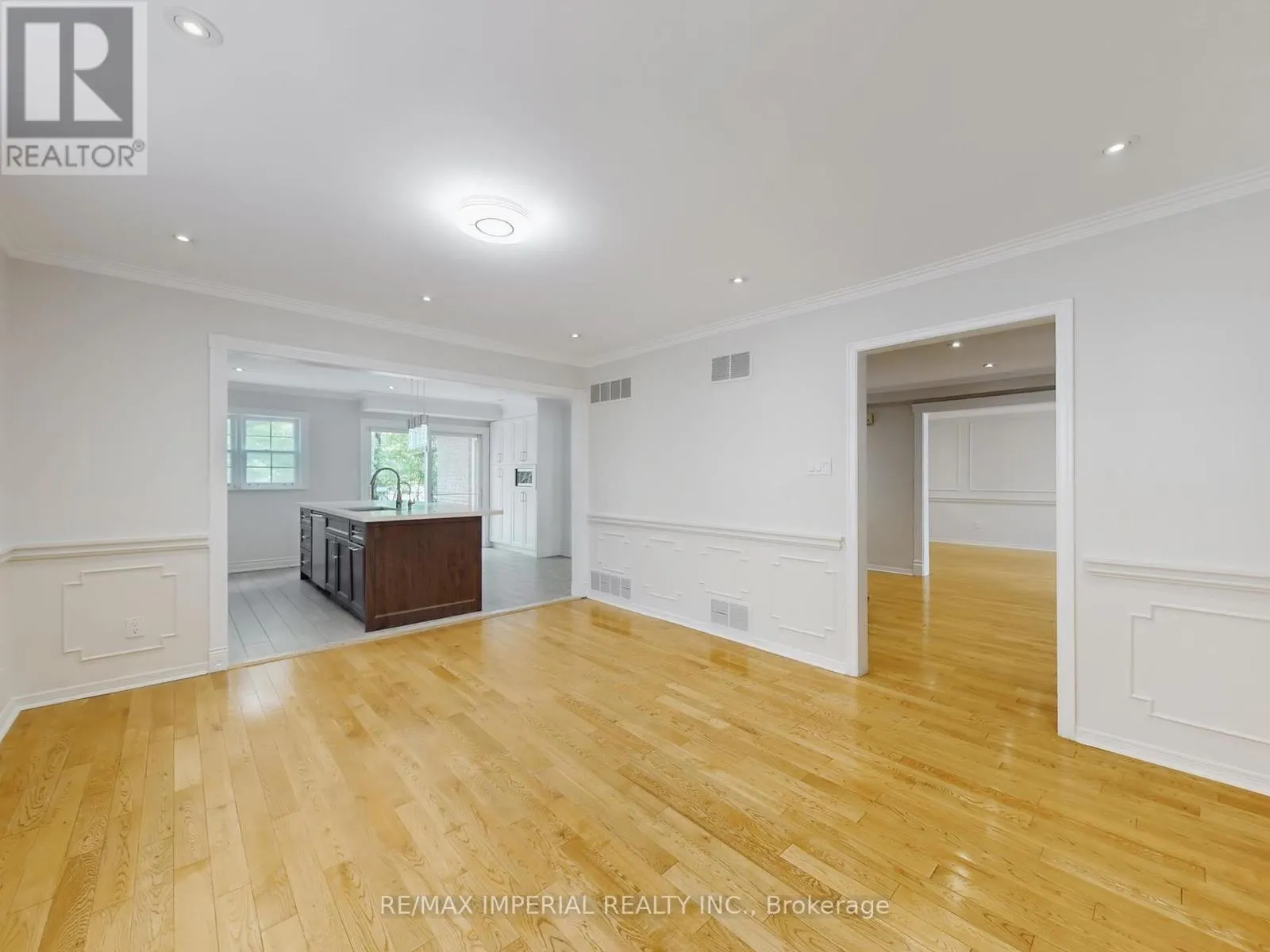 5 CREEKSIDE ROAD