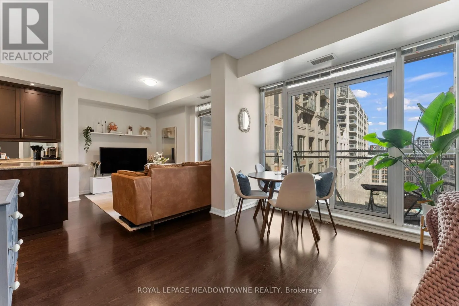 916 - 628 FLEET STREET