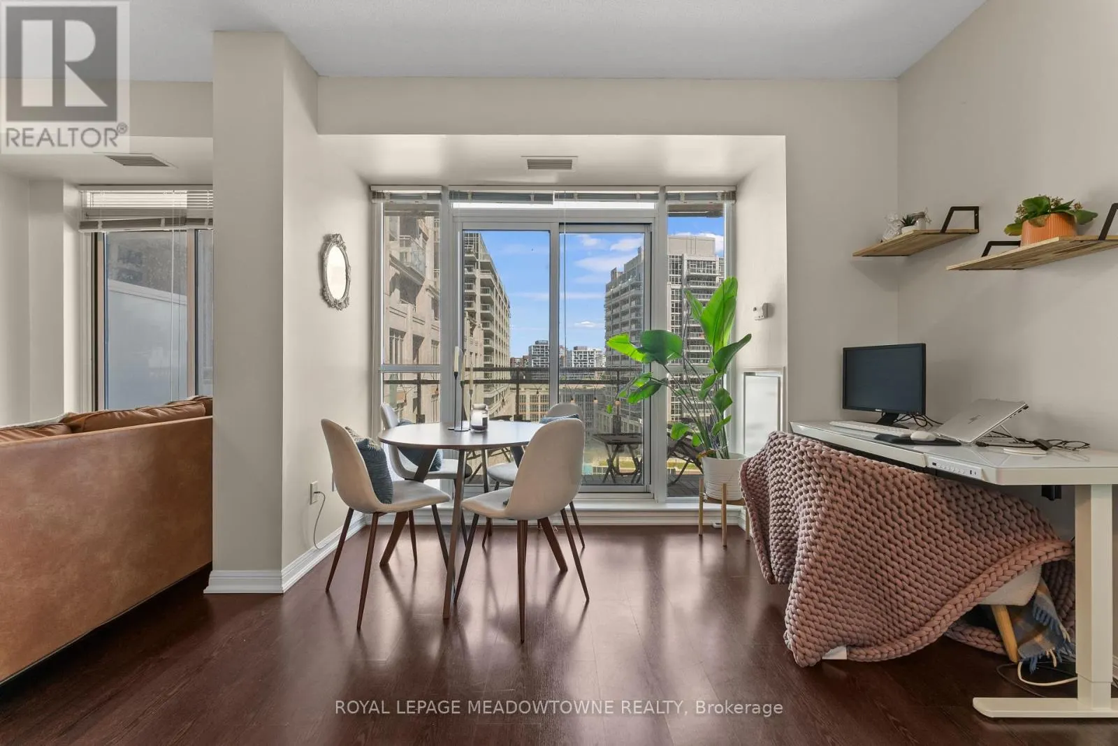 916 - 628 FLEET STREET