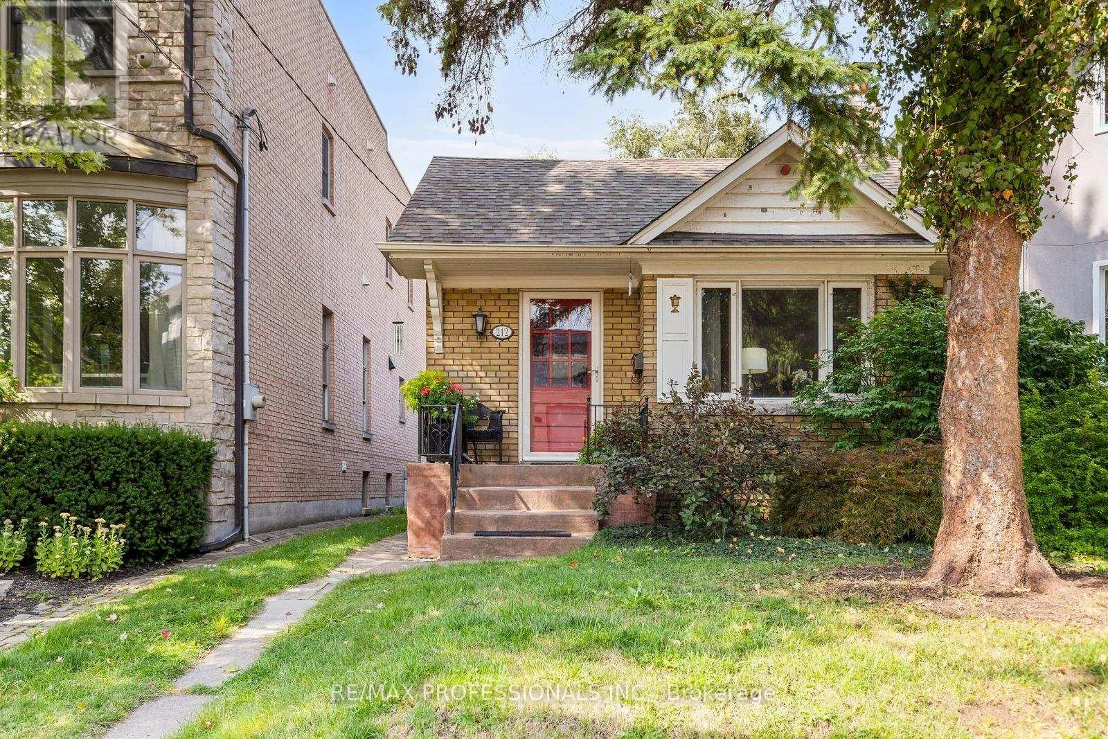 212 DOUGLAS AVENUE