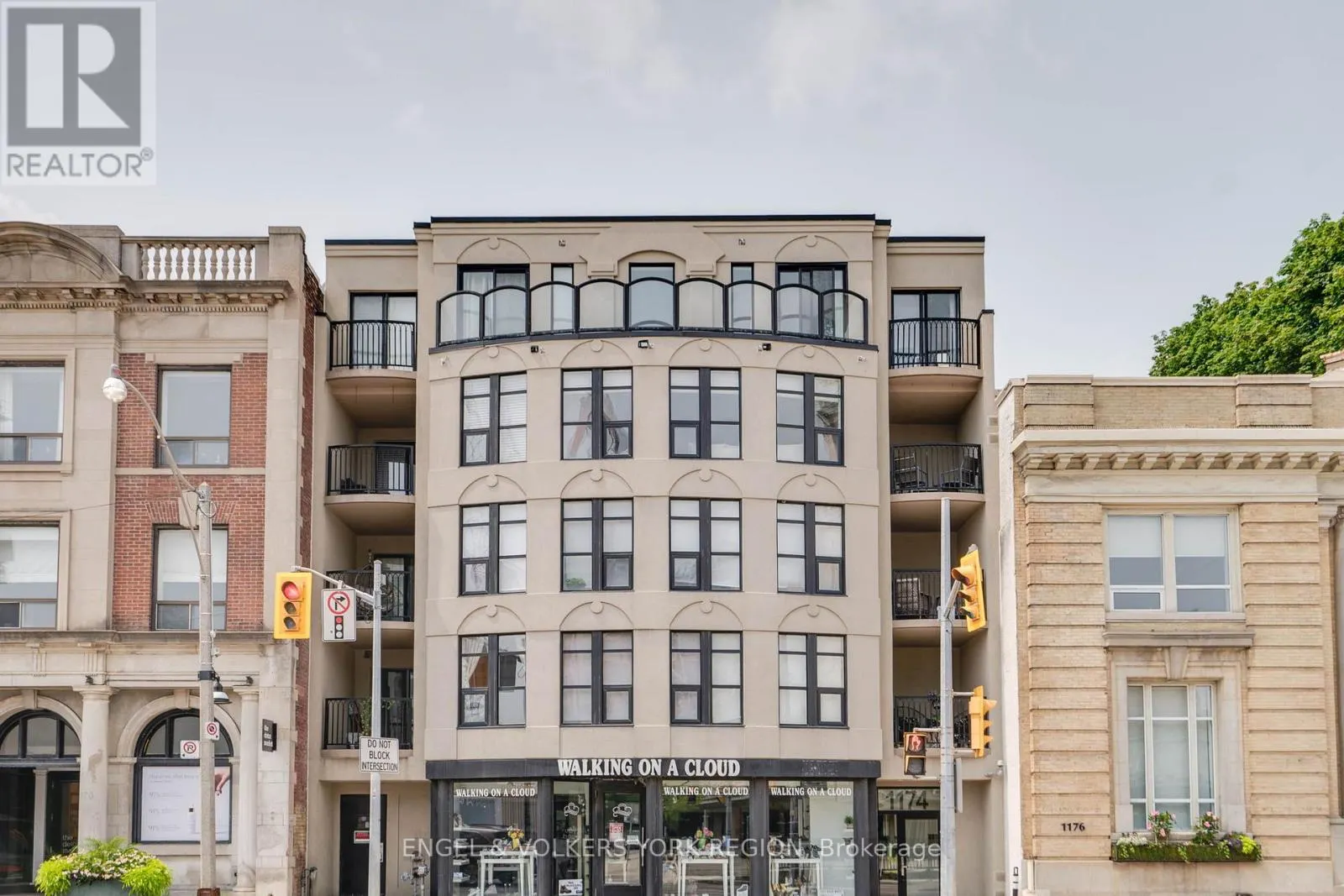 203 - 1174 YONGE STREET