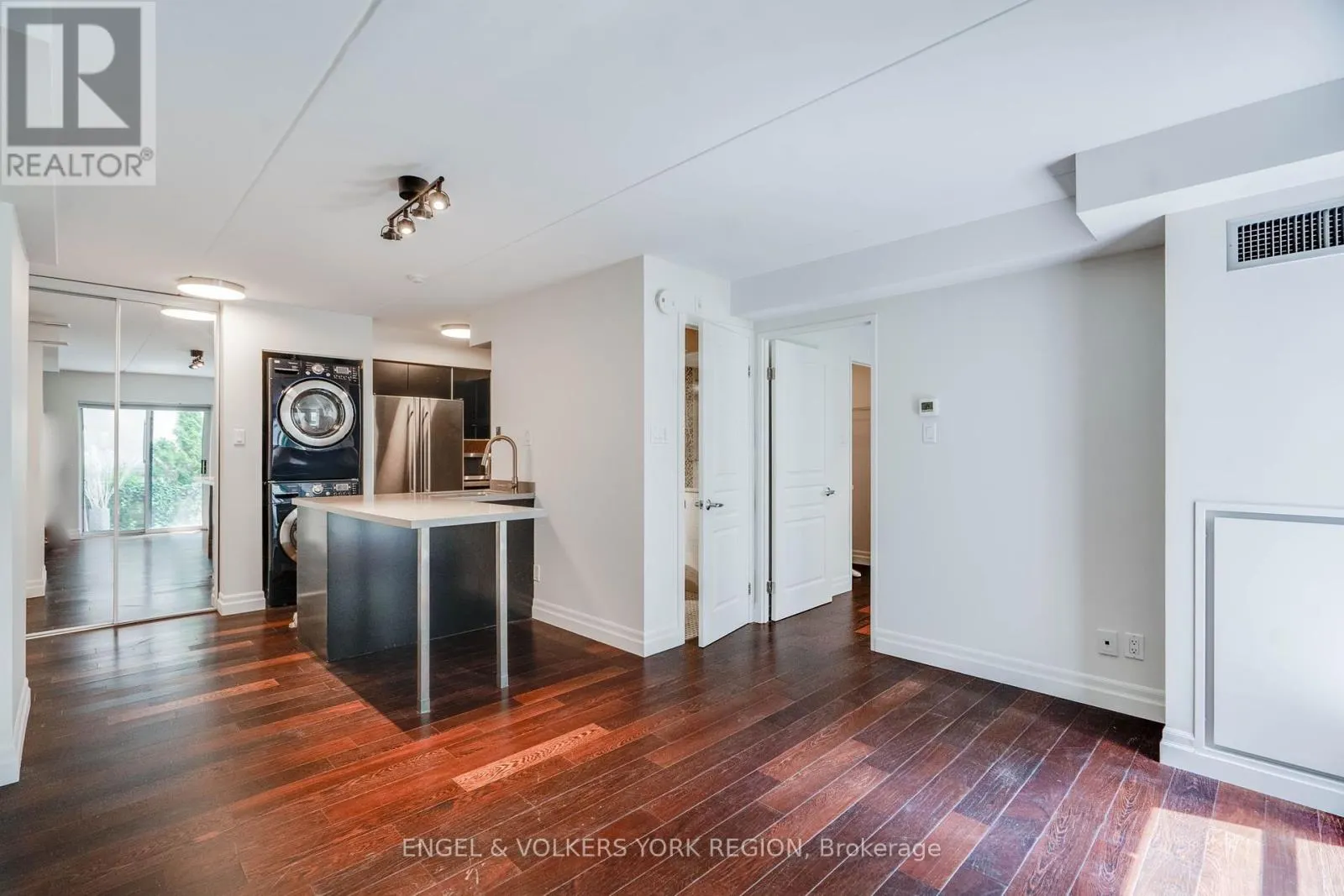 203 - 1174 YONGE STREET