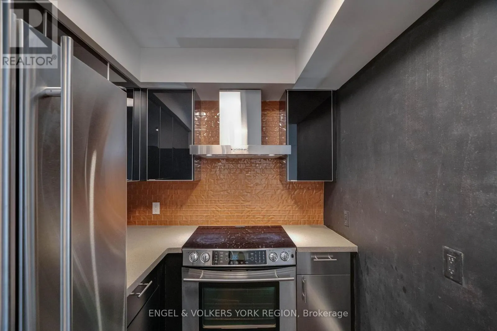 203 - 1174 YONGE STREET