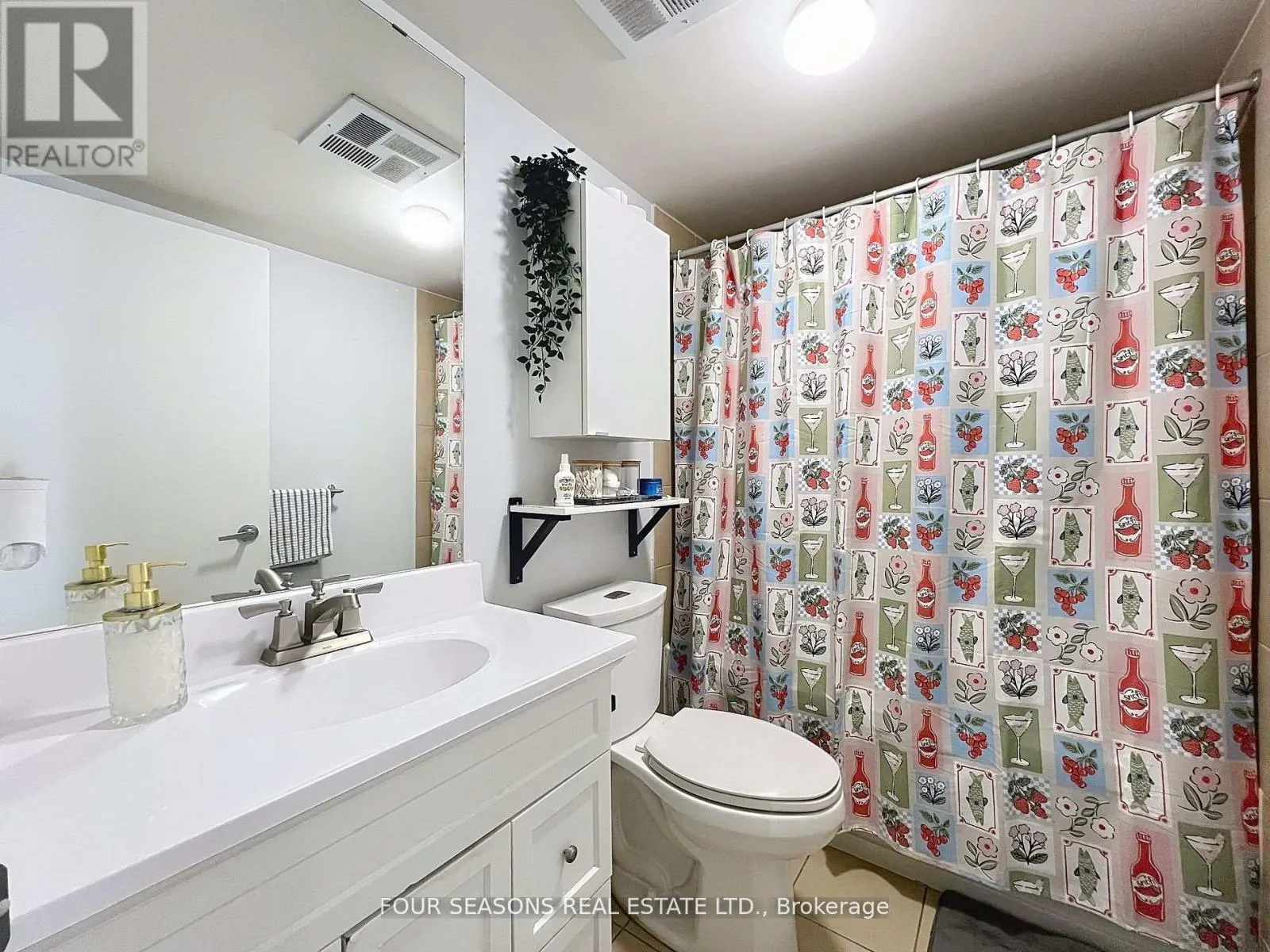 310 - 381 FRONT STREET W