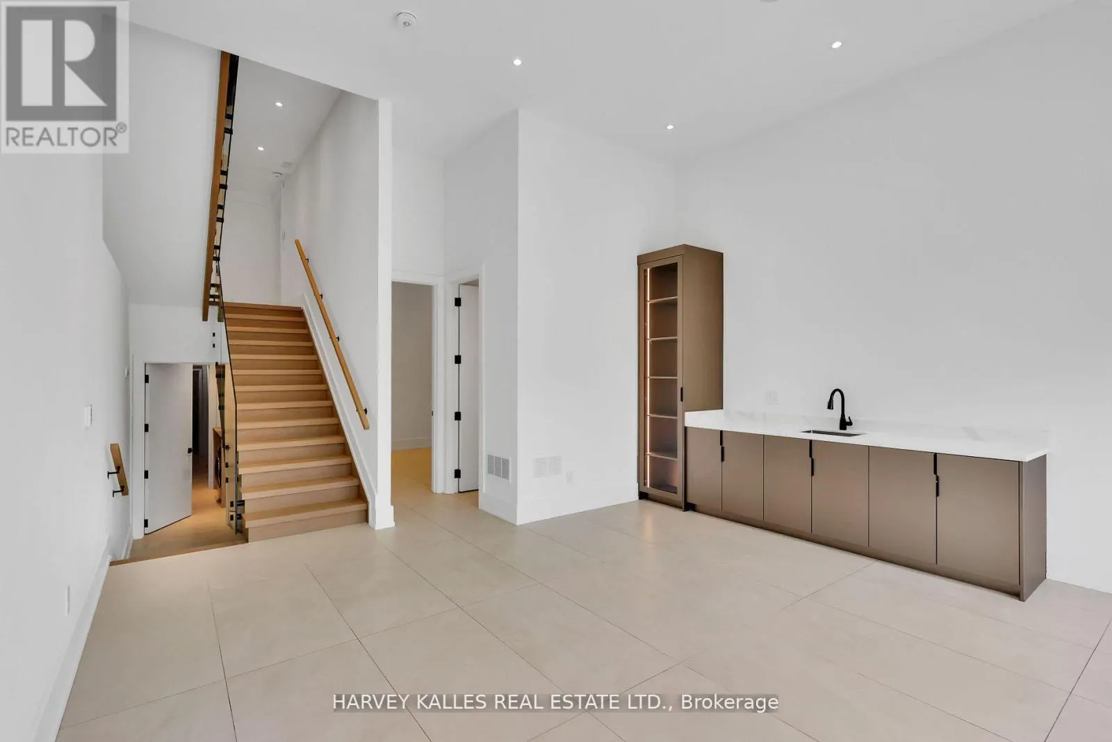 171 BELSIZE DRIVE