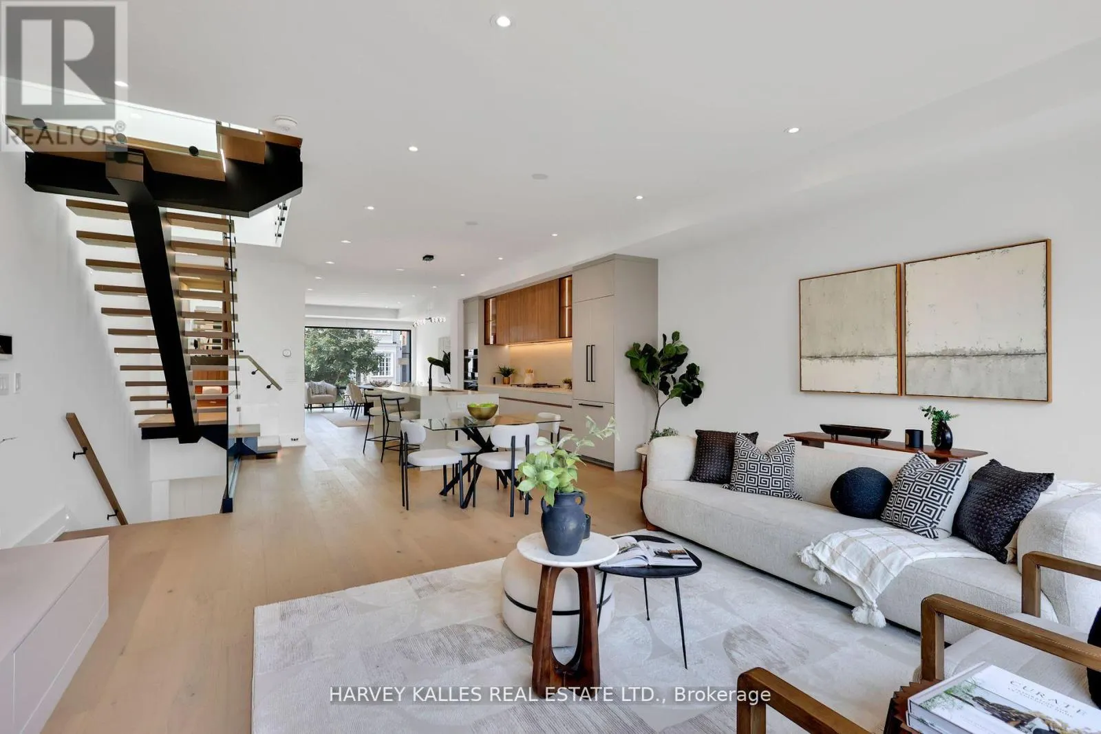 171 BELSIZE DRIVE