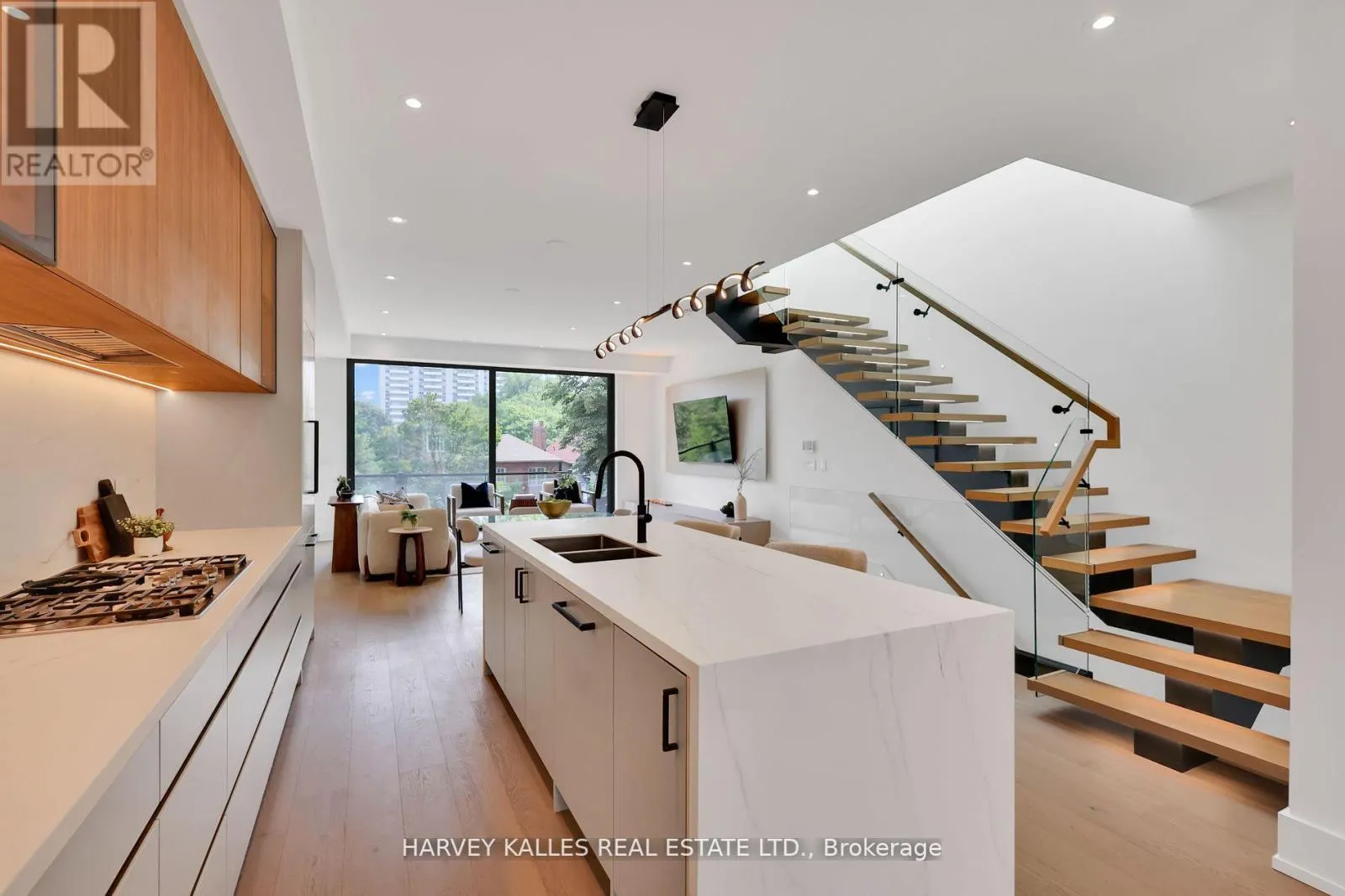 171 BELSIZE DRIVE