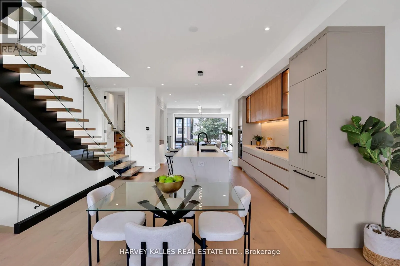 171 BELSIZE DRIVE