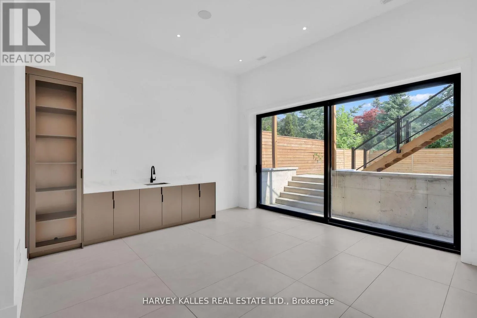 171 BELSIZE DRIVE
