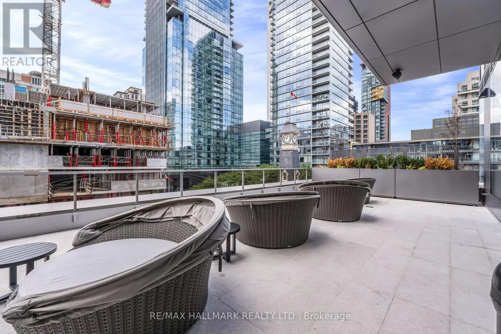 1812 - 11 YORKVILLE AVENUE