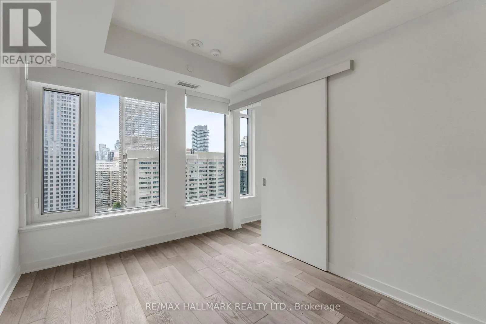 1812 - 11 YORKVILLE AVENUE