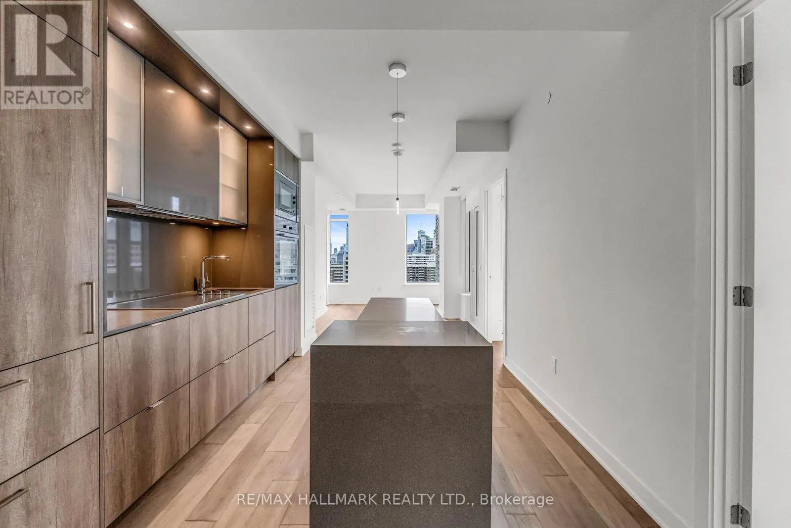 1812 - 11 YORKVILLE AVENUE