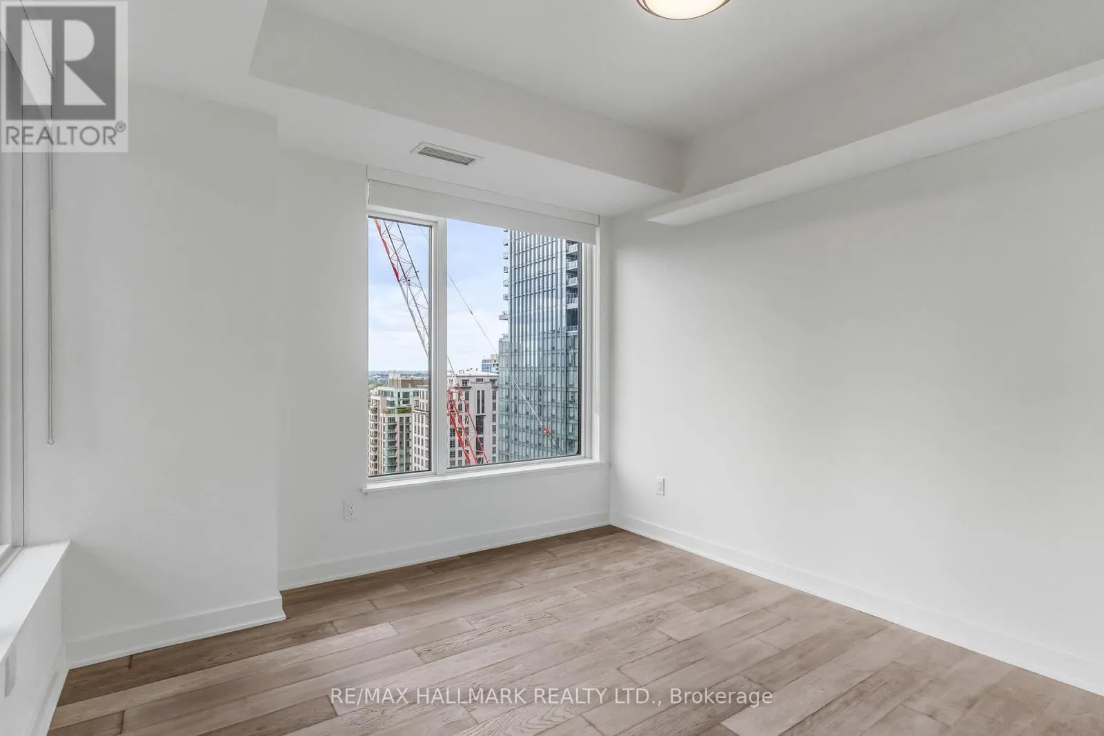 1812 - 11 YORKVILLE AVENUE